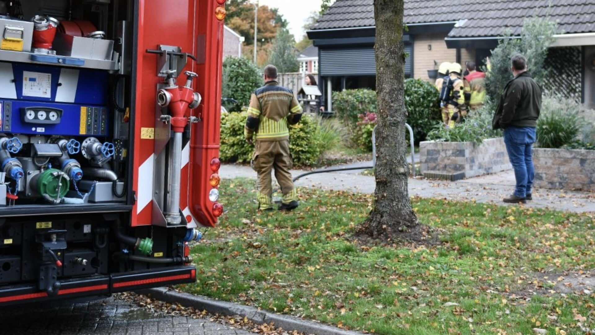 Brandweer Vroomshoop rukt uit voor palletkachel