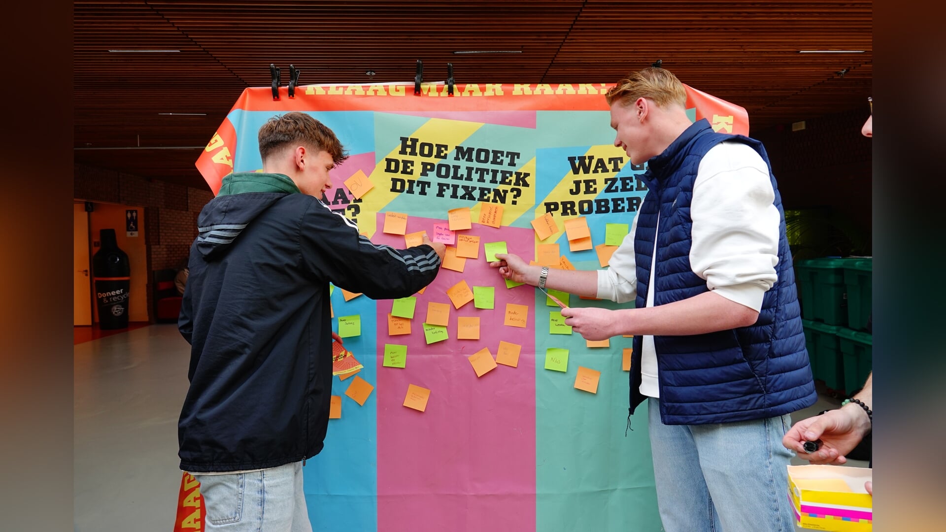 Studenten Alfa-college laten hun stem horen tijdens verkiezingsfestival