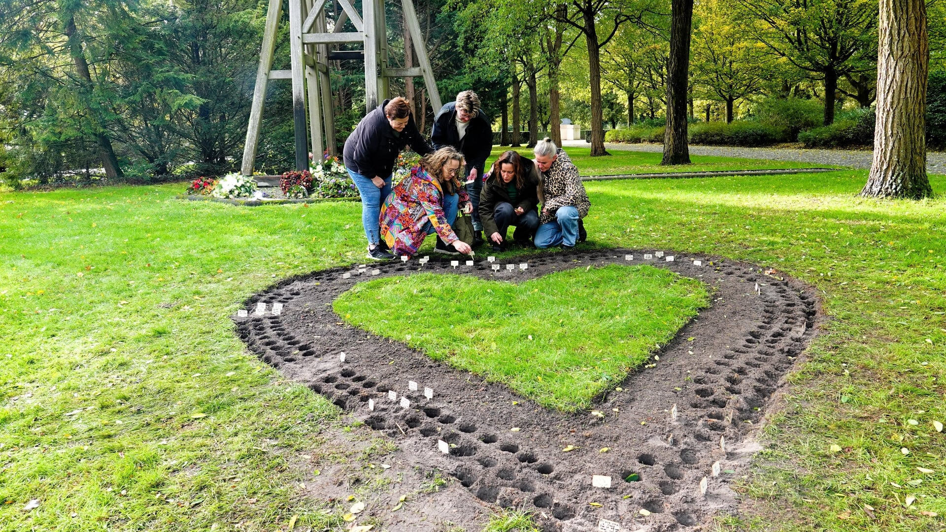 Bollenplantmiddag voor nabestaanden