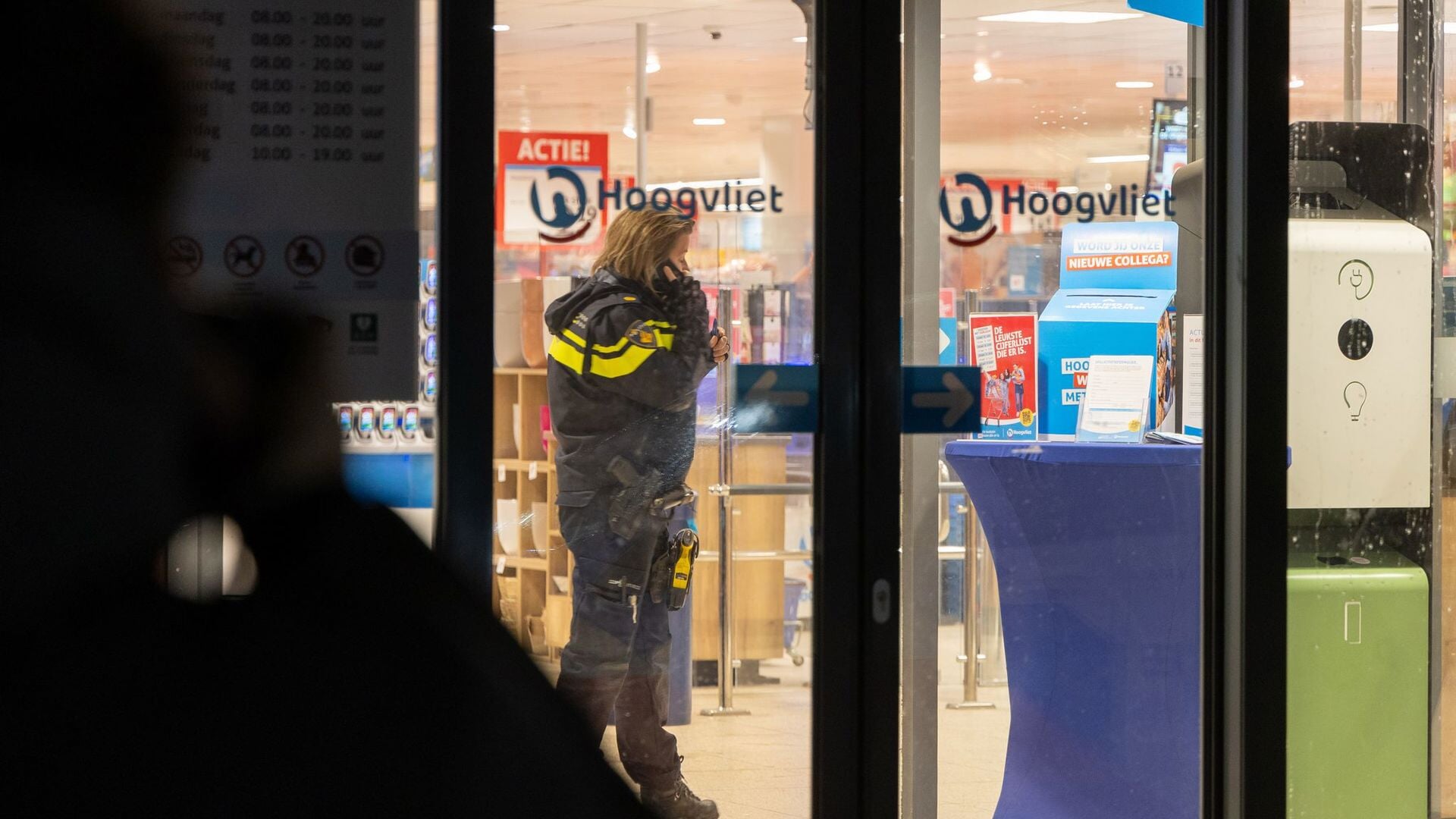 Overval in Vijfhuizen was gewapend, politie zoekt verdachten