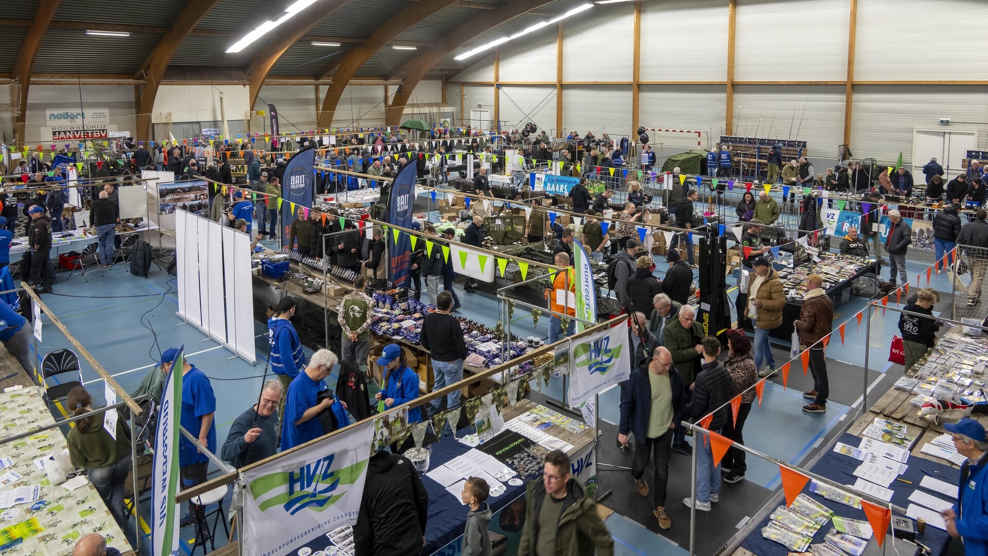 HVZ tovert Sporthal Wormer om in waar hengelsportparadijs