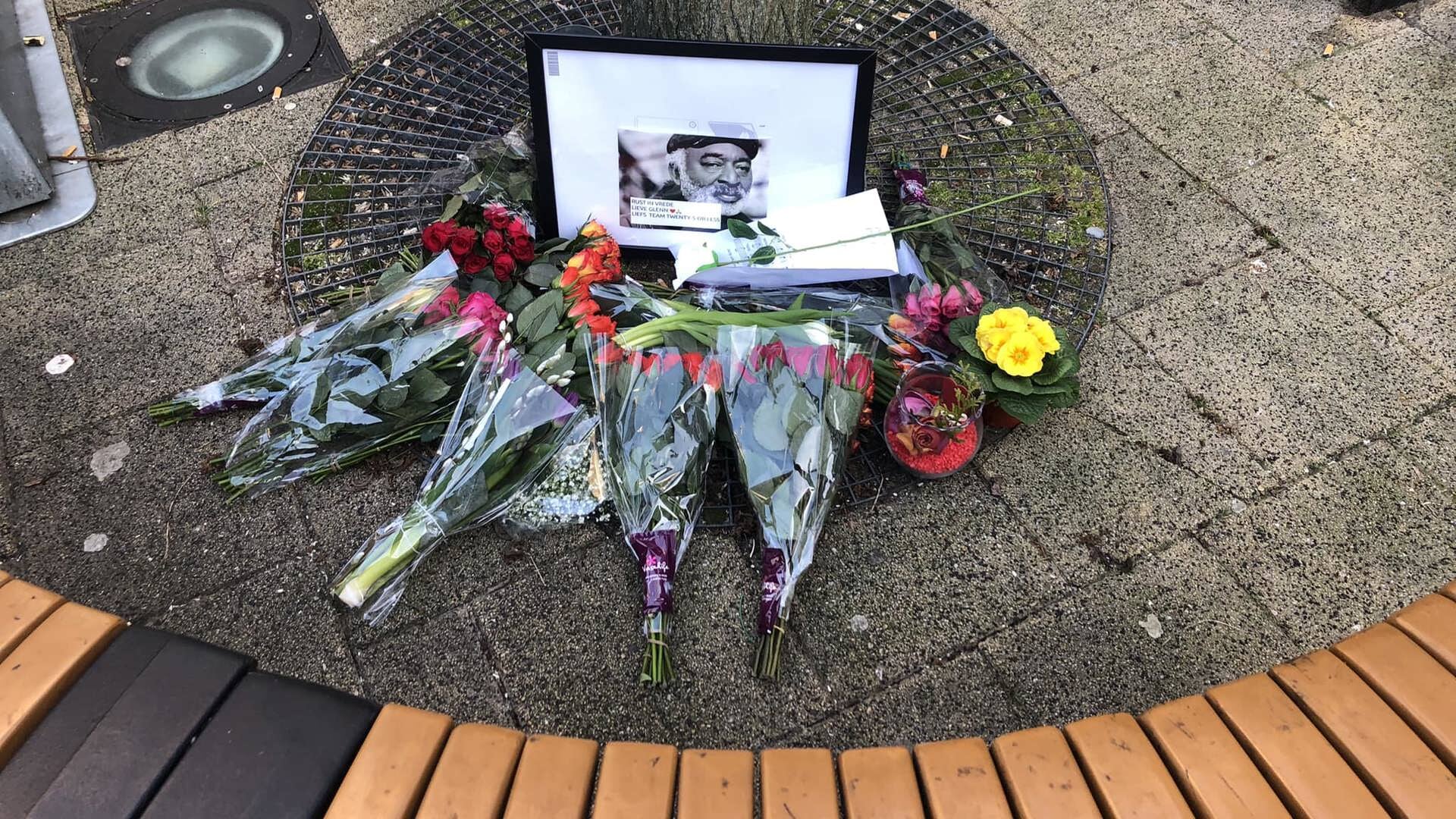 Purmerenders herdenken Glenn op Gildeplein: “Je was een puur en goed mens”