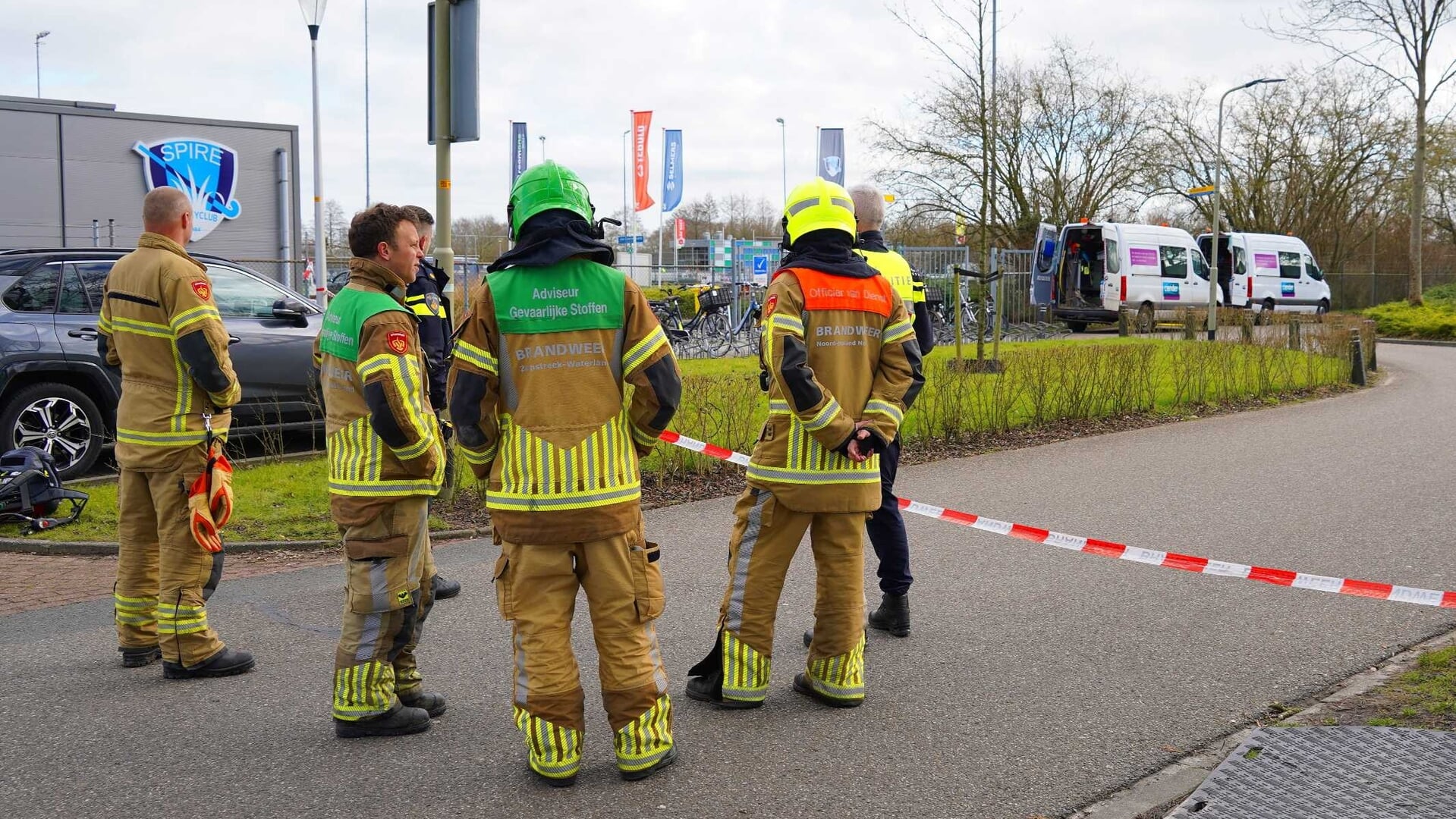 Grootschalige inzet hulpdiensten bij gaslekkage aan De Weijver in Hoogwoud