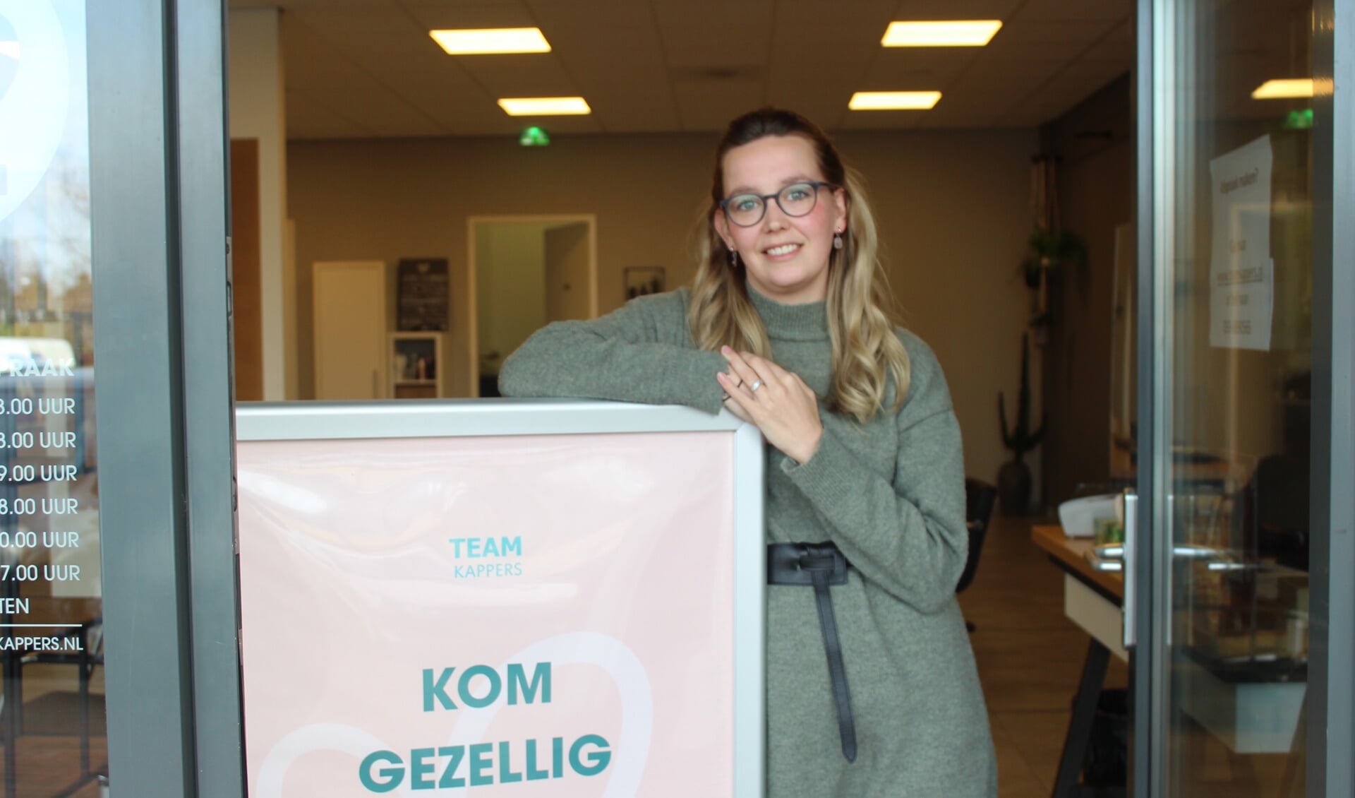 Leusdense kappers zo blij als een kind: ‘Eerst de zaak weer toonbaar maken’