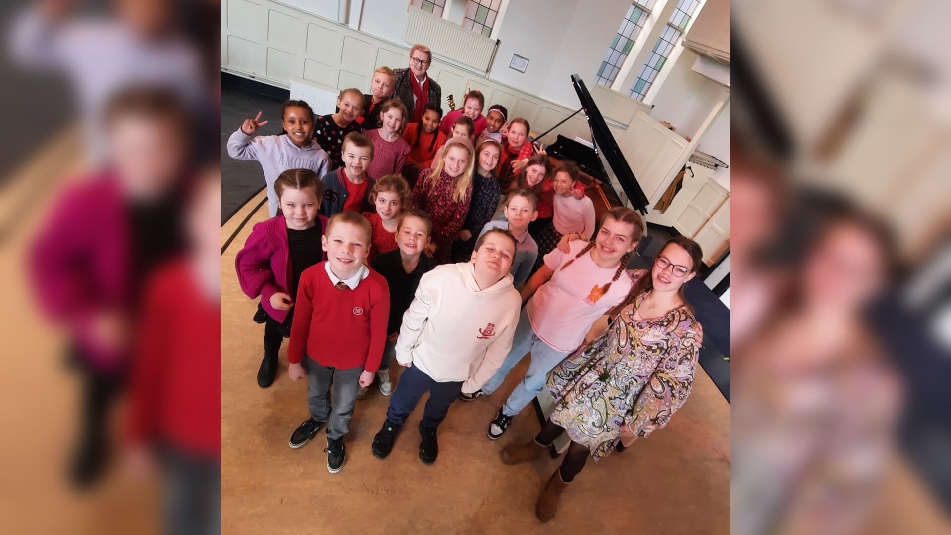 Kinderkoor Powerkids treedt op in Zevenhoven