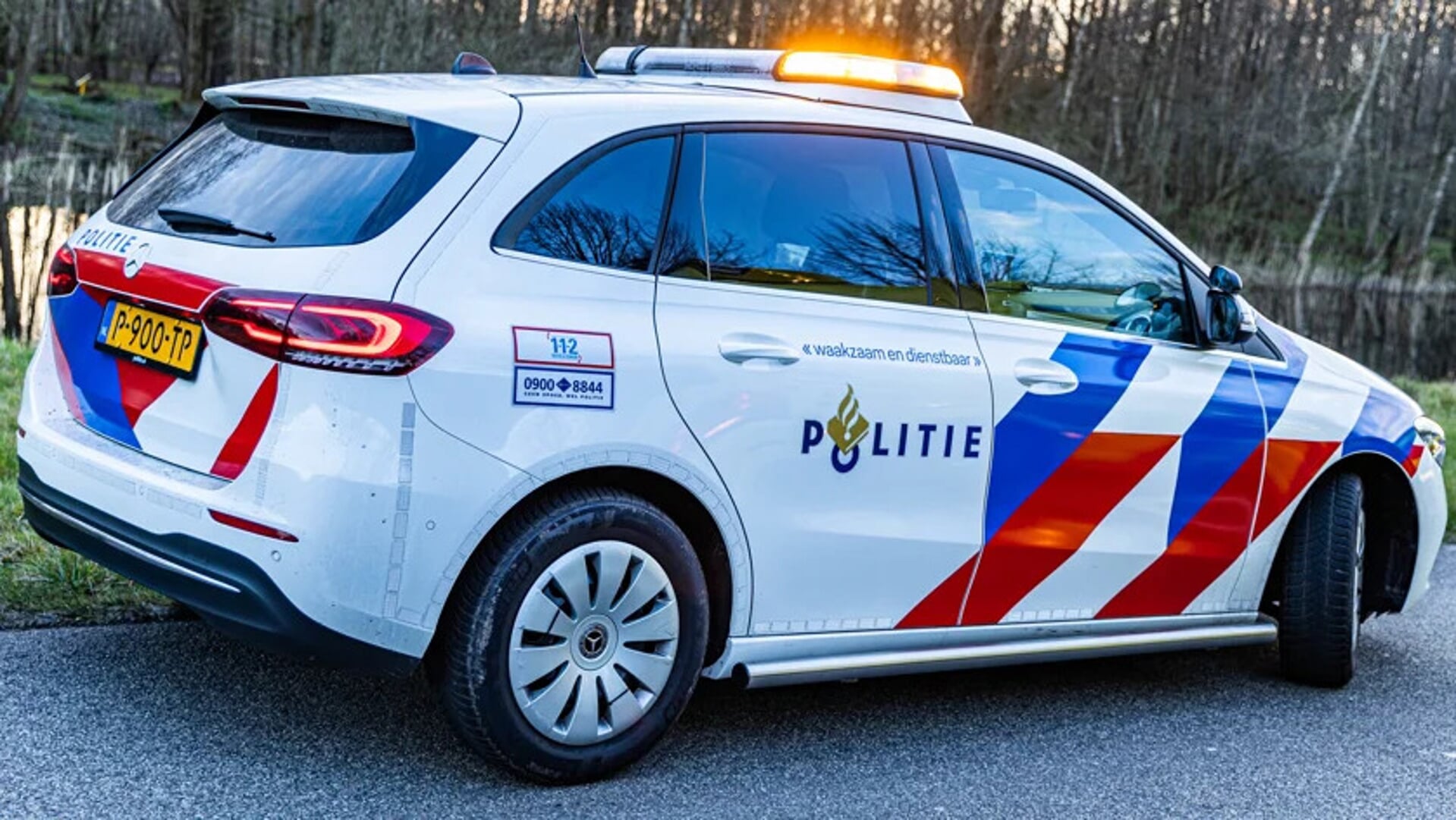 Winkel overvallen in Stavoren, verdachte op de vlucht met buit