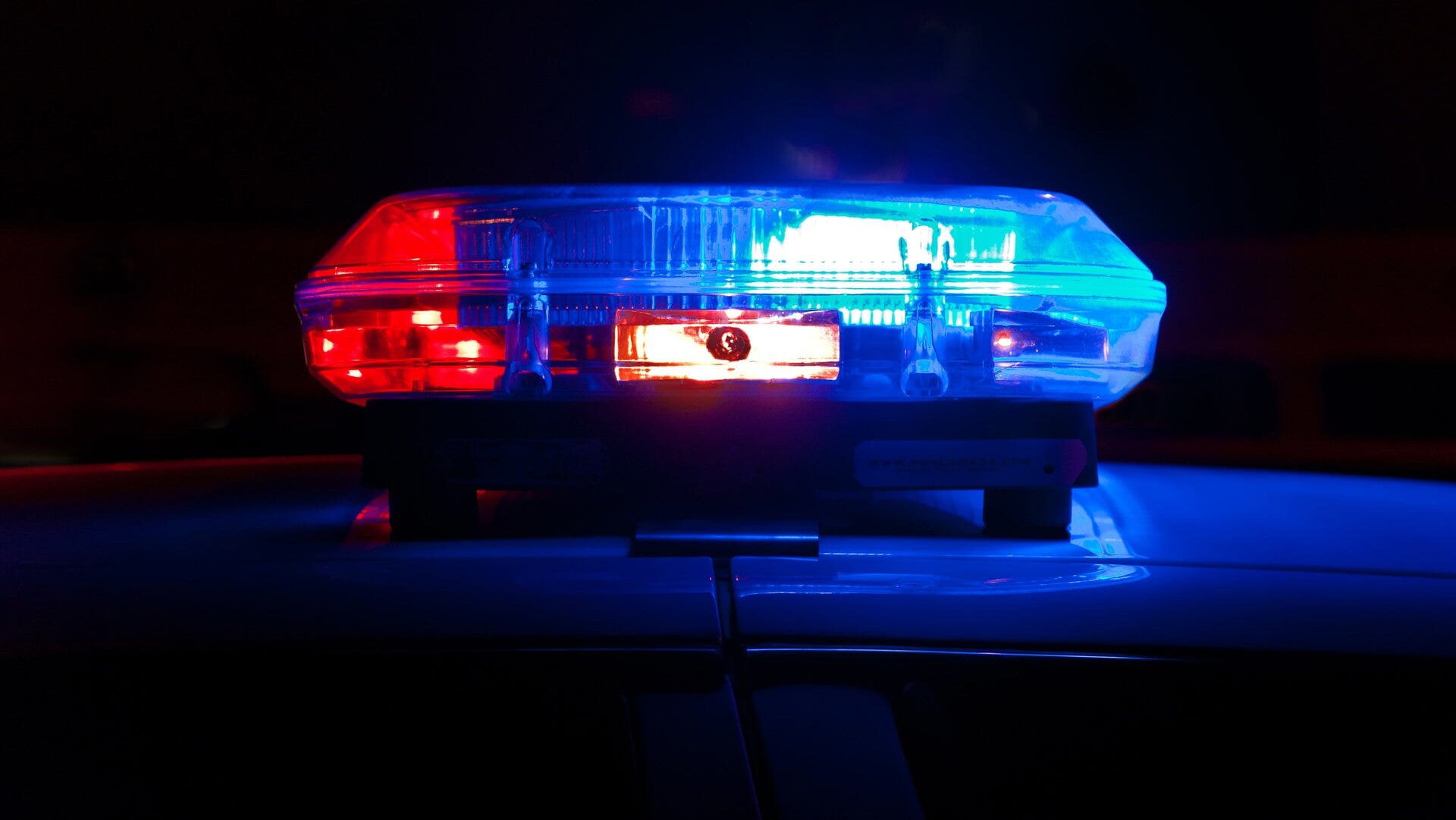 Man wordt door meerdere personen mishandeld in woning aan het Wezenland in Wormer, politie zoekt get