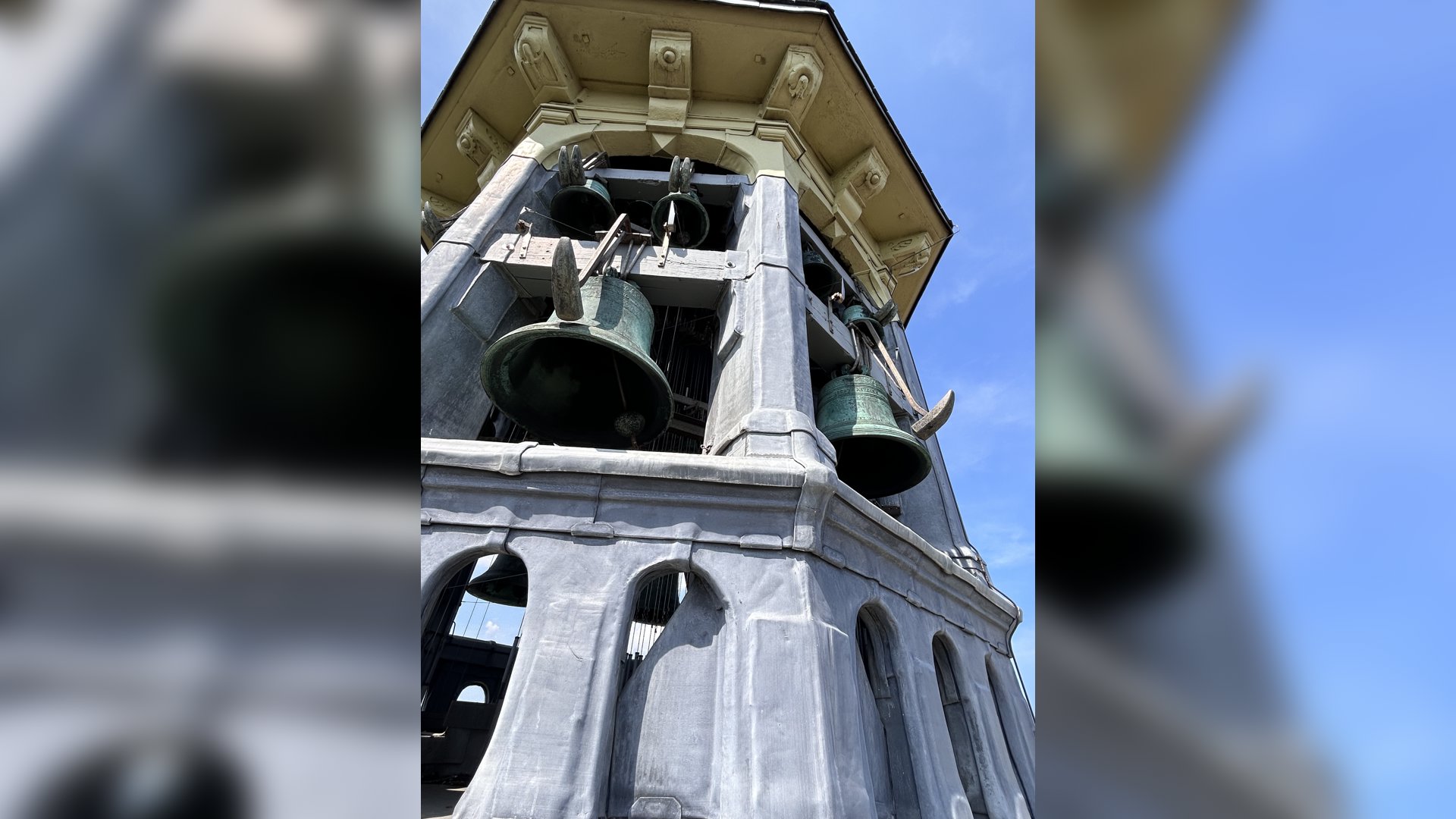 Nieuwe herfstklanken vanuit carillon Veers stadhuis