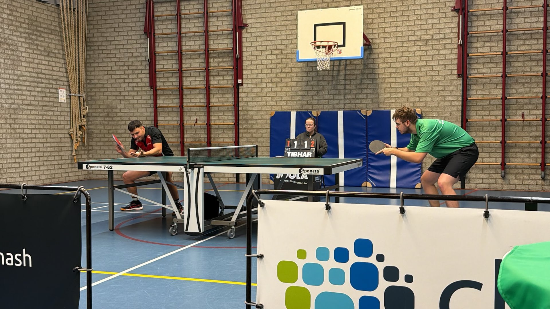 Tafeltennisteams Arnemuiden boeken drie zevenklappers