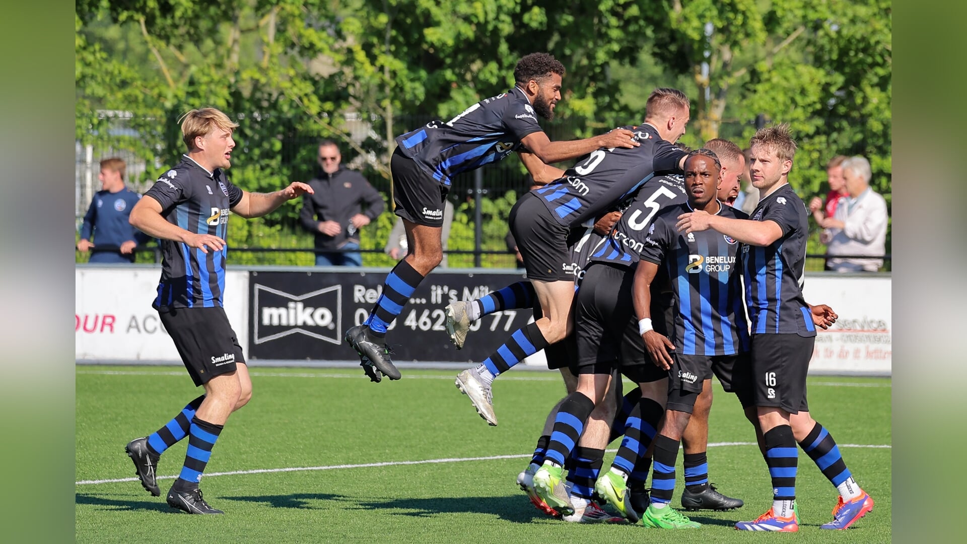 Sv Poortugaal verschalkt sc Feyenoord: 7-3