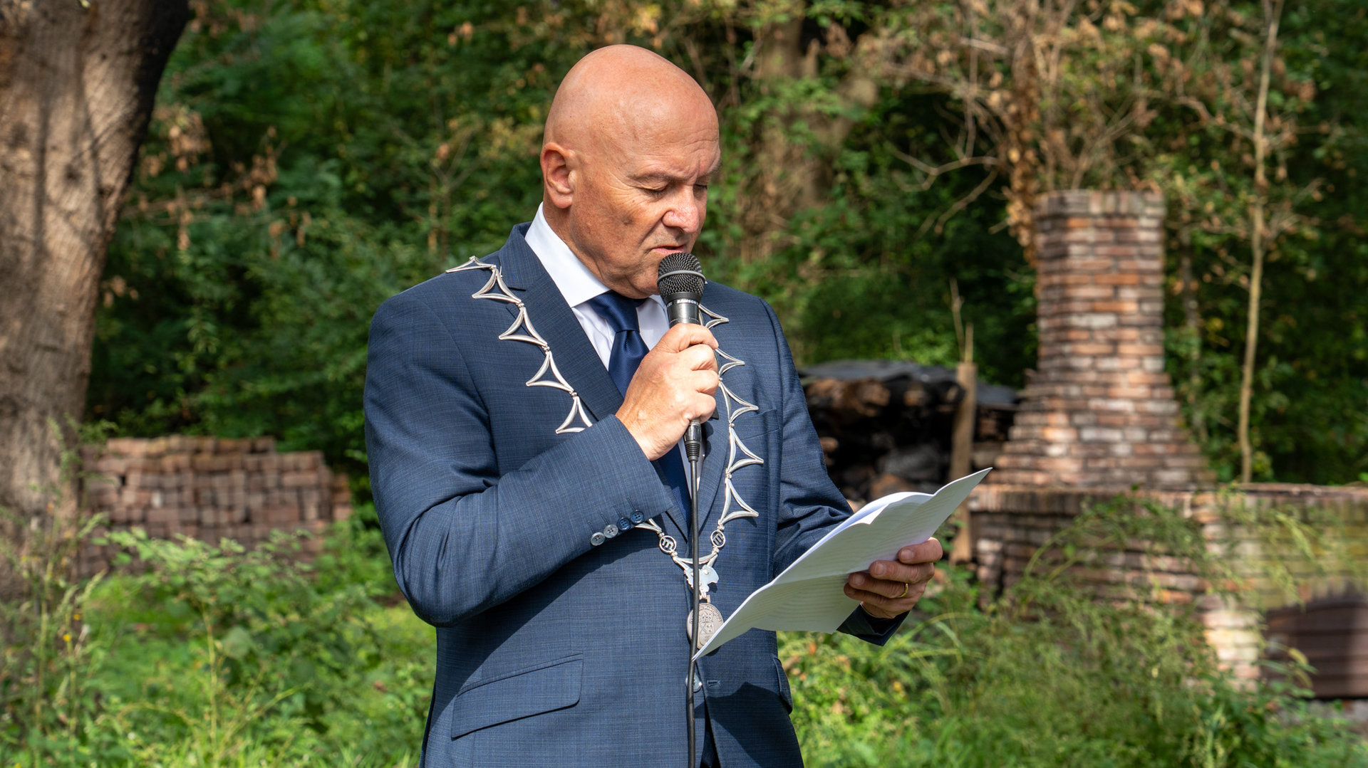 Burgemeester-Van-Rooij-kondigt-vertrek-aan