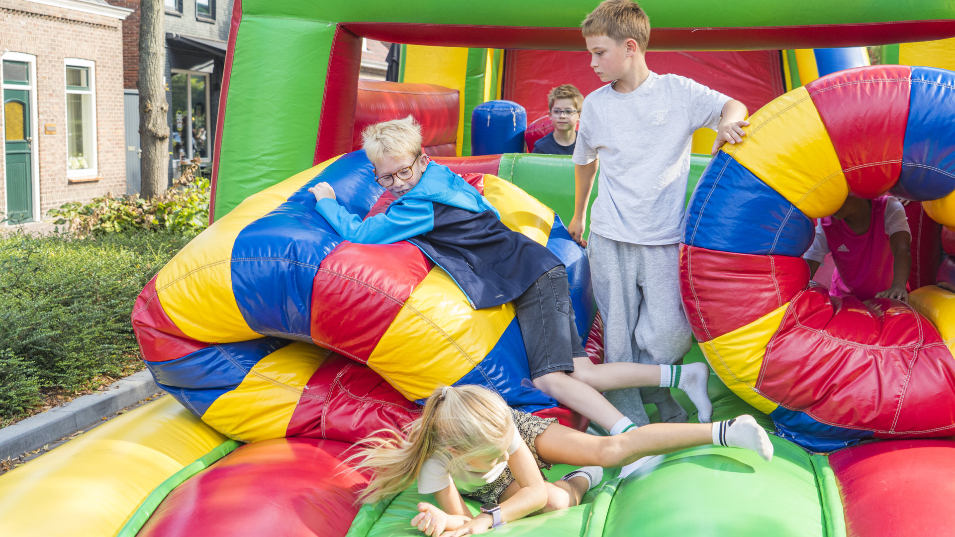 Zonovergoten-Kinderboulevard-zorgt-voor-gezellig-druk-centrum