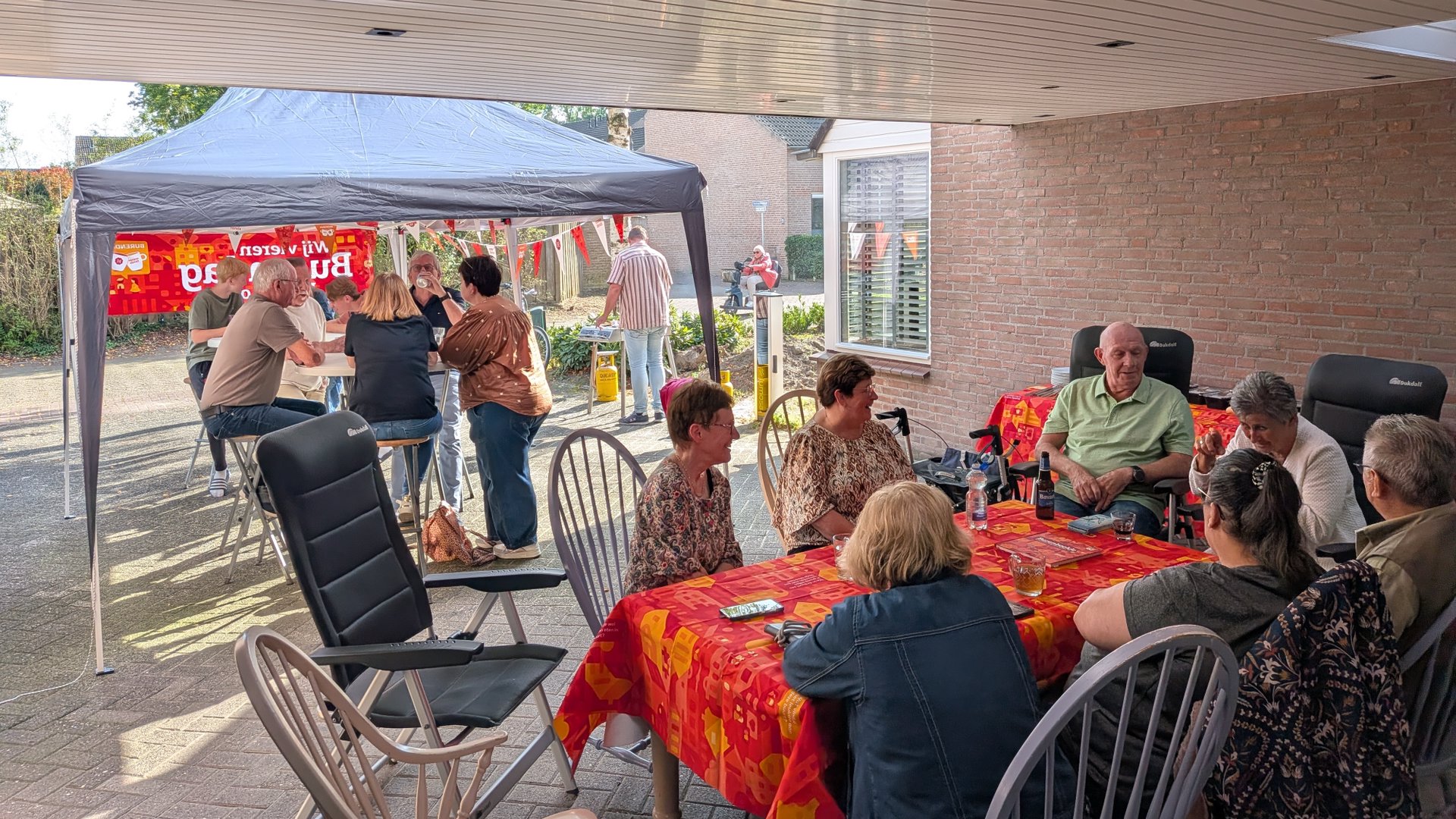 Gezellige-Burendag-met-buurtbarbecue-in-Verhagenstraat