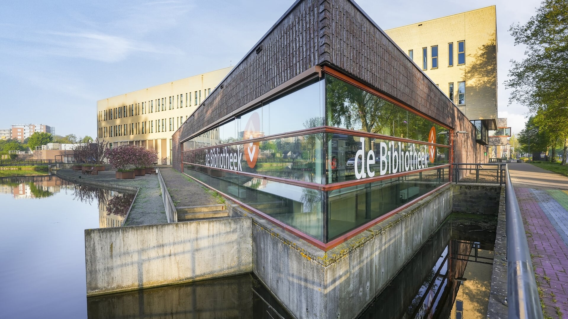 Fotokring Heemskerk exposeert in gemeentehuis Heemskerk: ‘Architectuur in de IJmond’