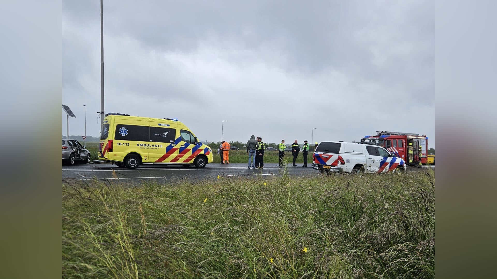 Aanrijding tussen twee auto’s op N9 bij Schagerbrug