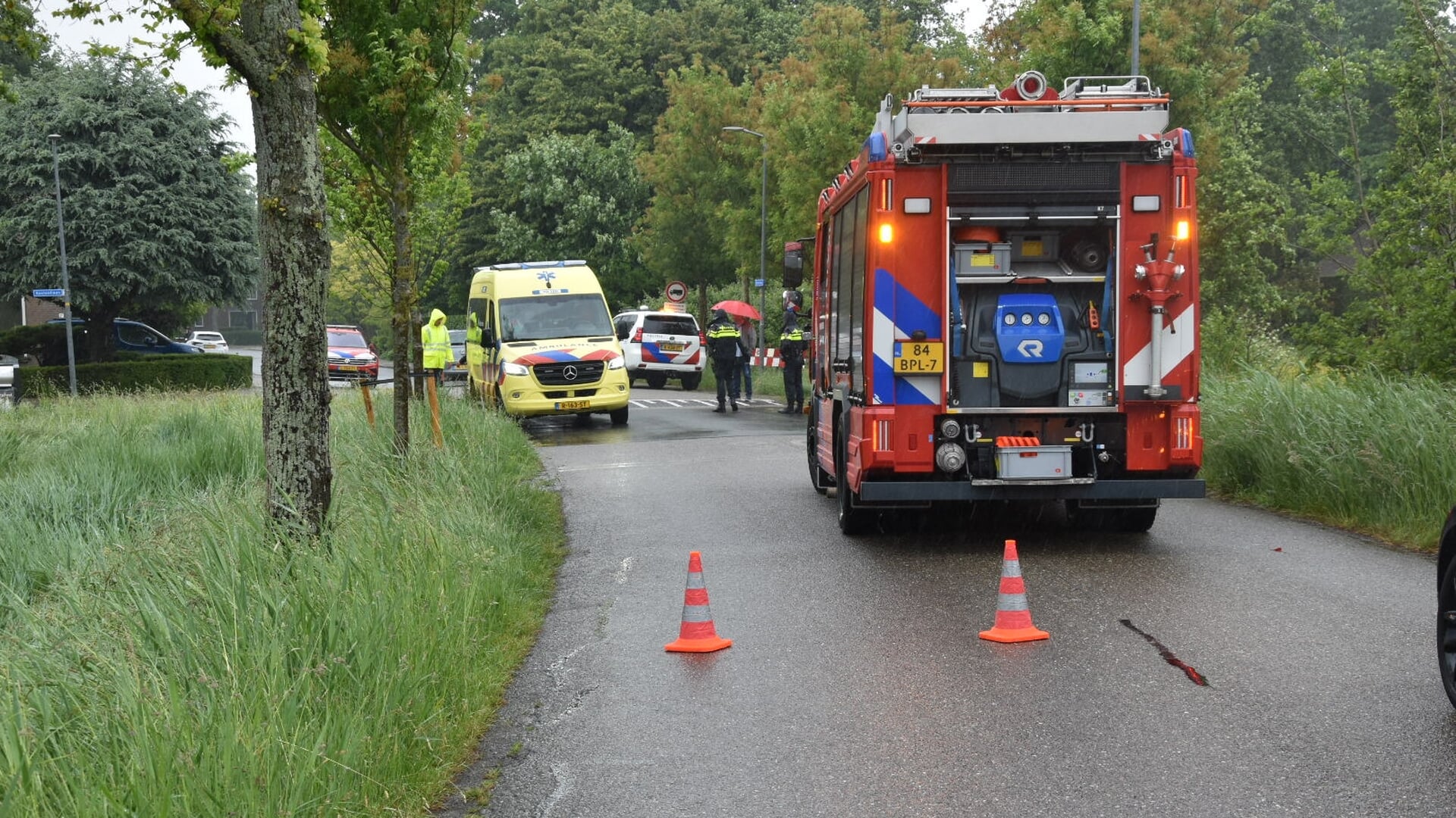 Man met rollator raakt tijdens wandelen te water langs Westerstraat in Oudorp