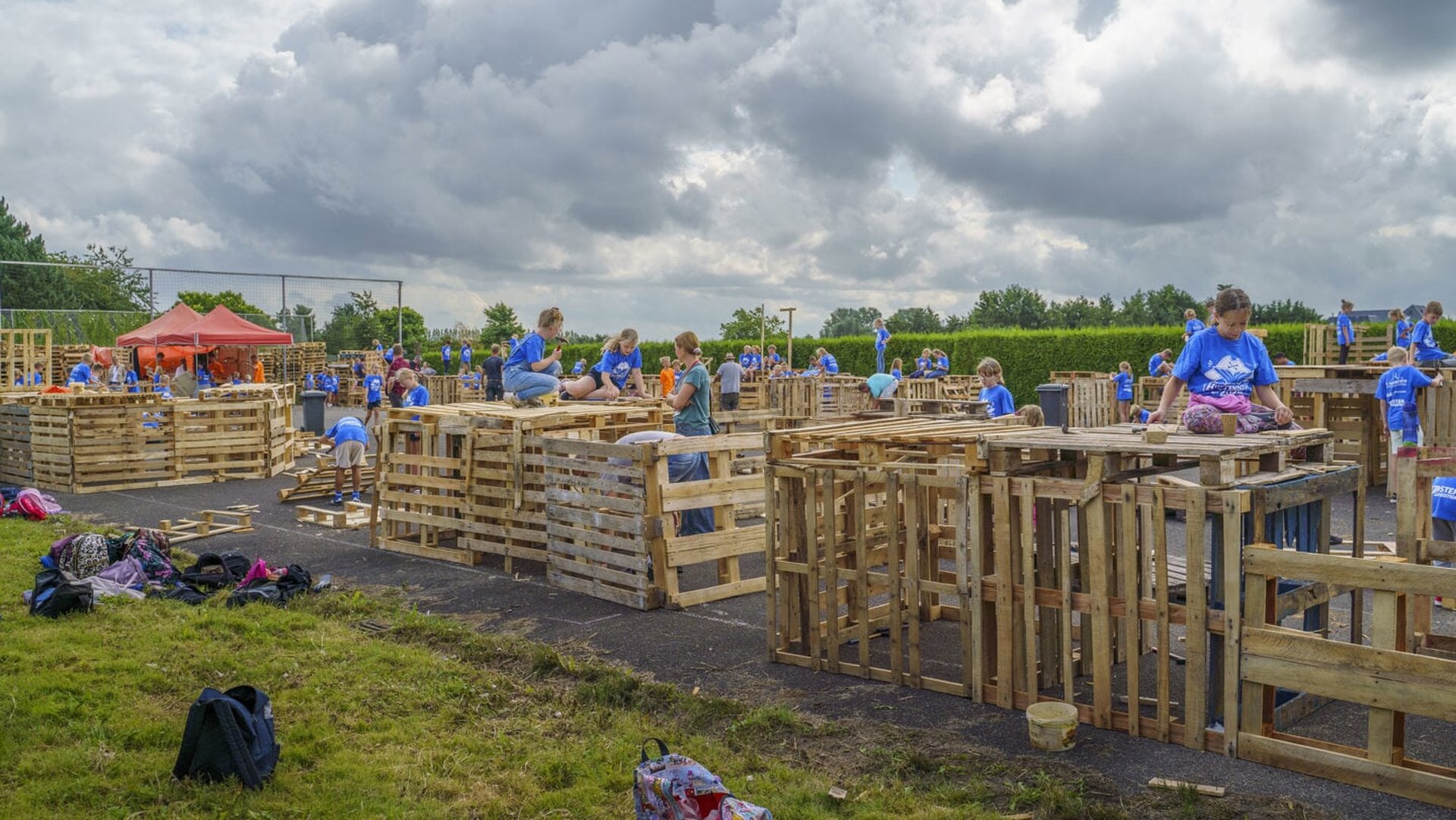 Oranjevereniging Blokker en Oosterblokker verliest inventaris door brand in opslagruimte