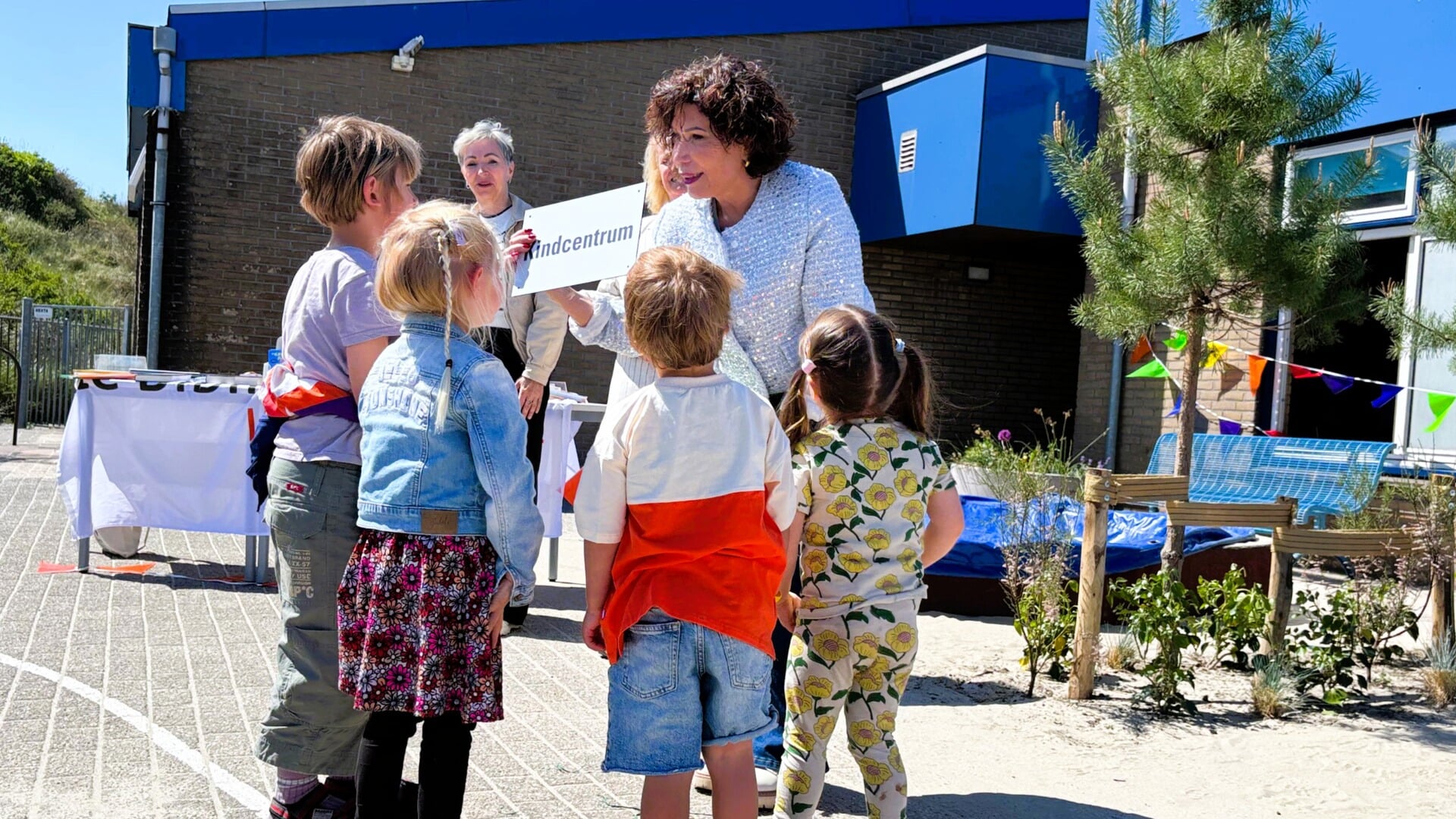 Kindcentrum De Vrijheit feestelijk geopend in Wijk aan Zee