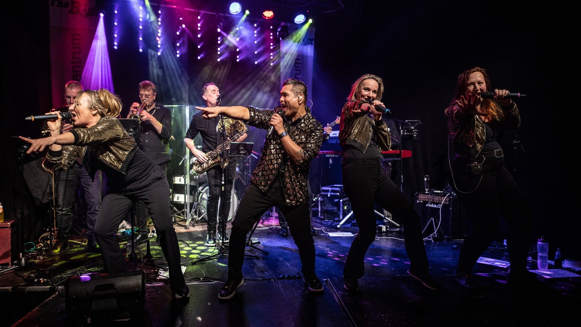 Tribute Train dendert door Boskoop