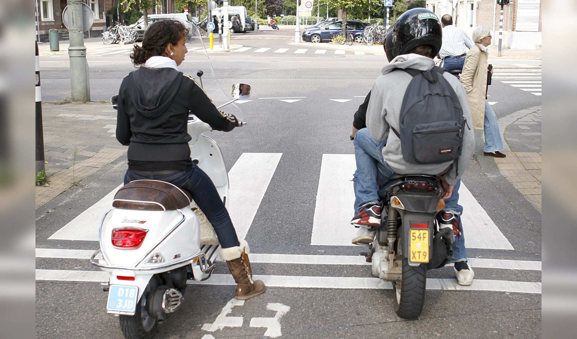 Vanaf 1 Juli Volgend Jaar En Helm Voor Snorfietsers - Rij-instructie ...