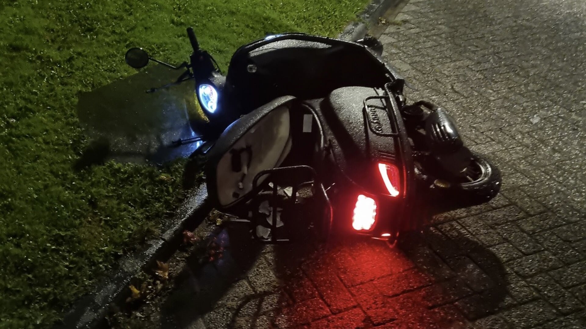Twee aanhoudingen na diefstal bromfiets