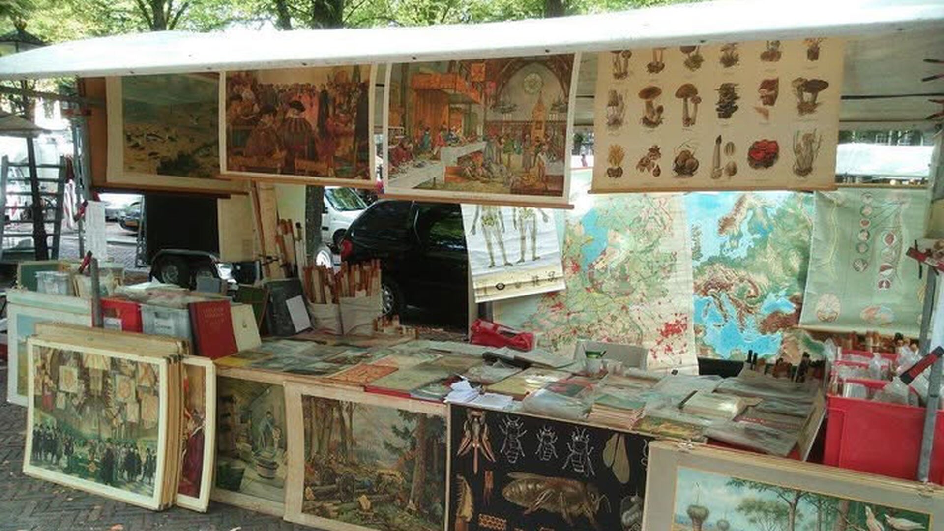 Grote braderie in centrum Ter Aar