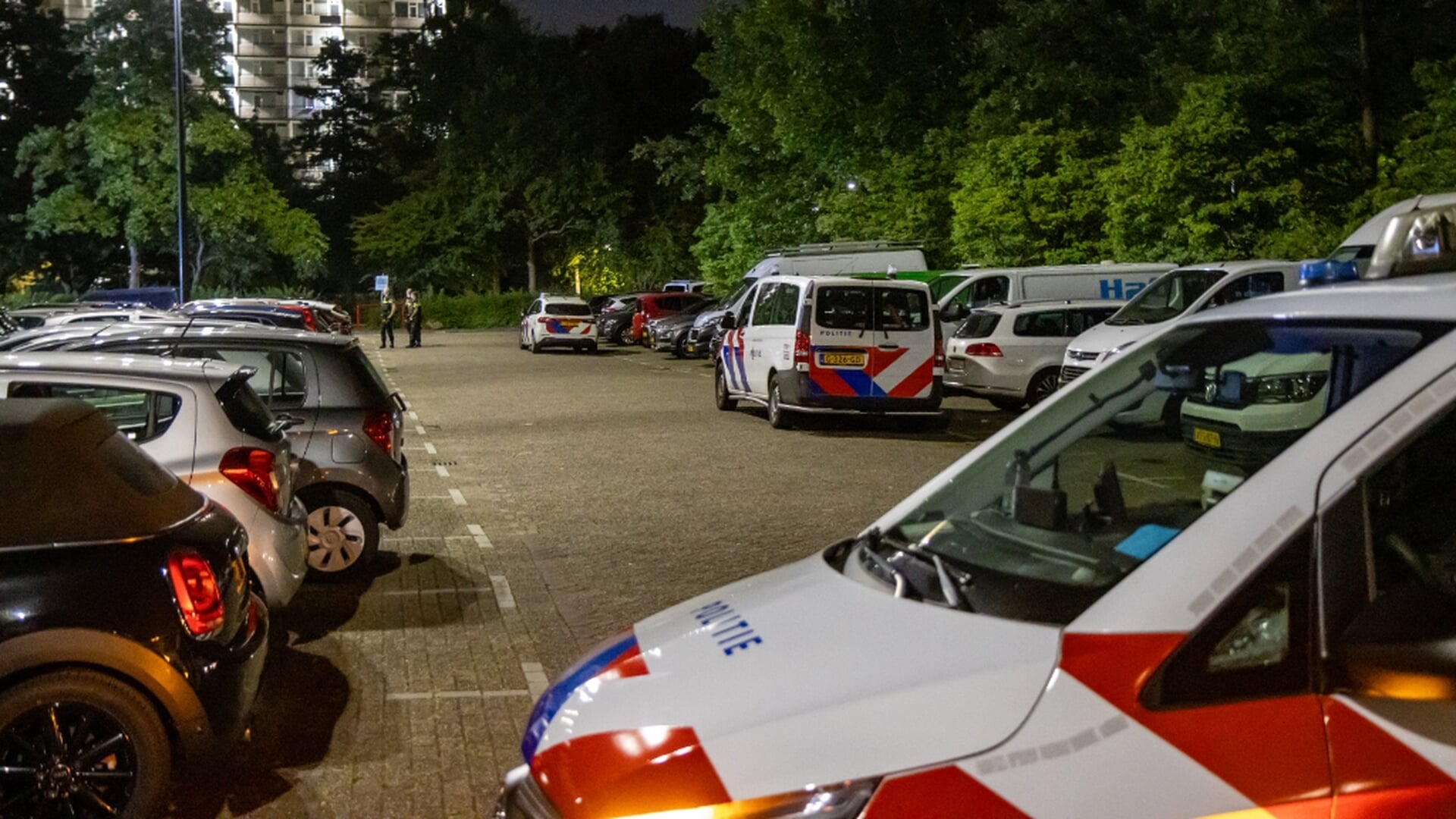 Deel flat Eksterlaan ontruimd vanwege verward persoon Eksterlaan Vlaardingen