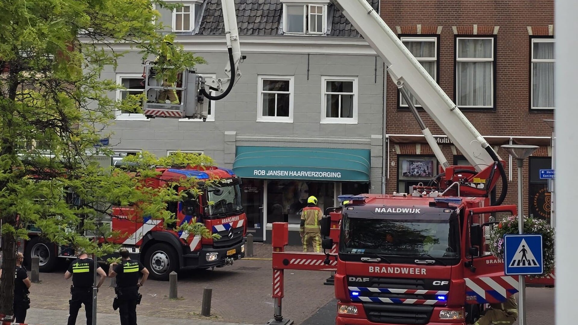 Middelbrand in woning aan de Herenstraat in Naaldwijk