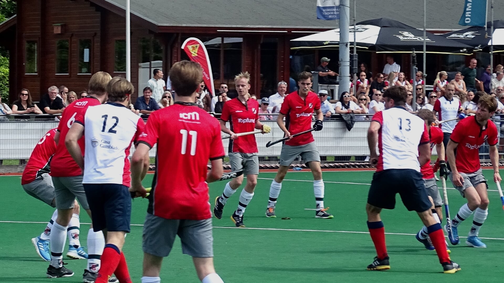 Speelt Heren 1 een tijdje op veld 2?