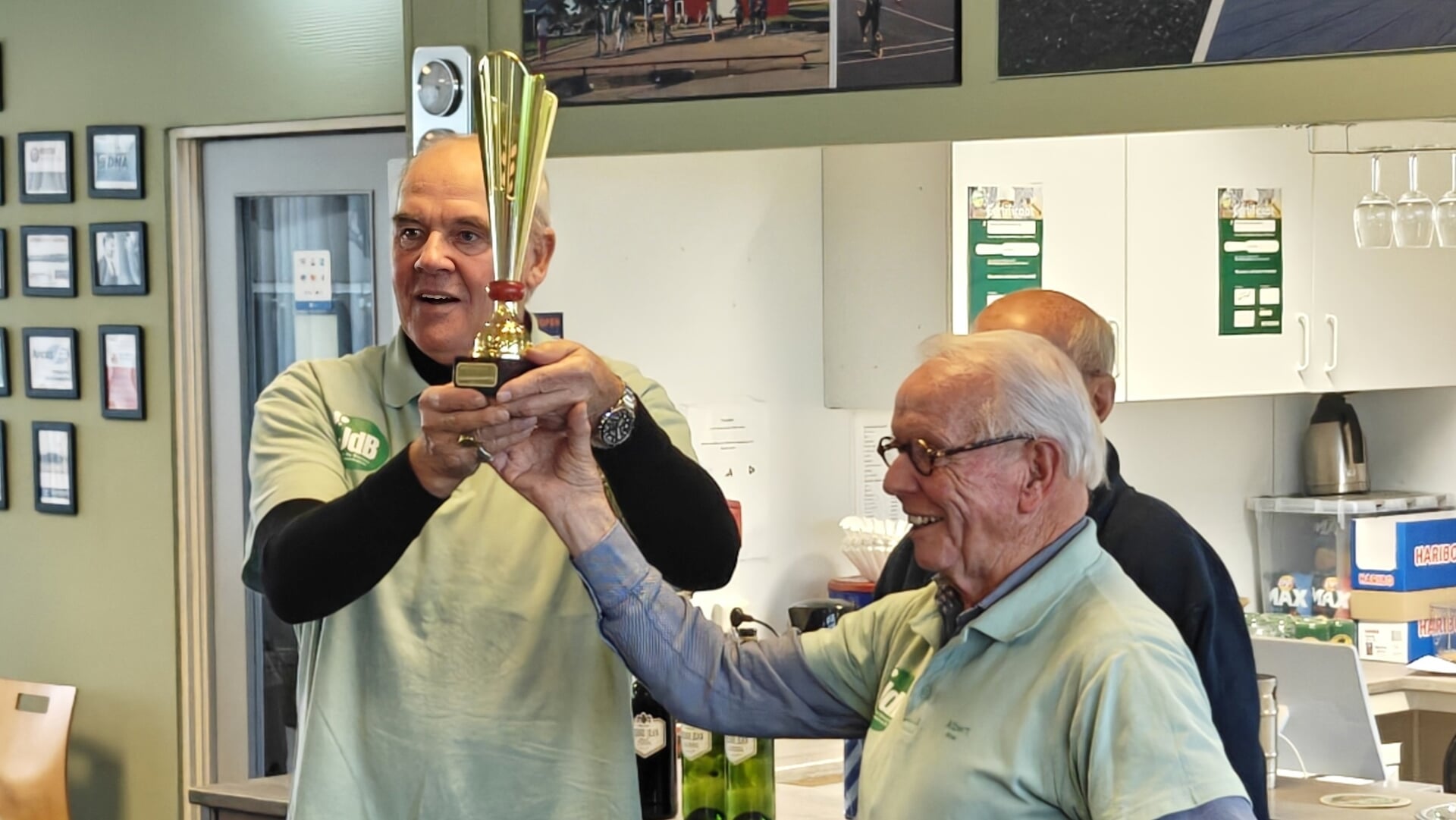 Jeu de Boules Barendrecht wint de Waardbokaal
