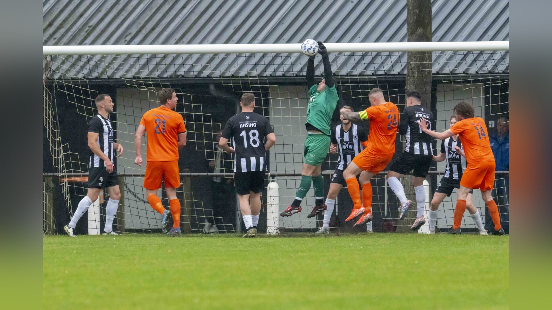 Roden sluit de 1e klas met verlies tegen kampioen PKC’83 af
