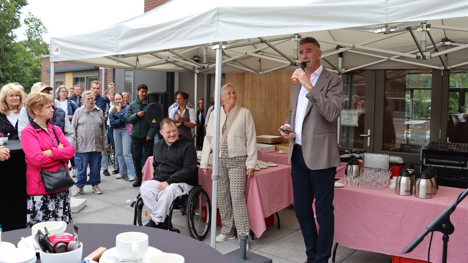 Feestelijke opening van 32 zorgwoningen in Julianadorp