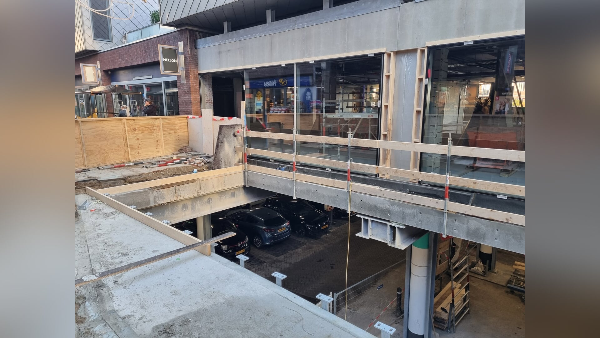 Carnisse Veste wacht op nieuwe roltrap