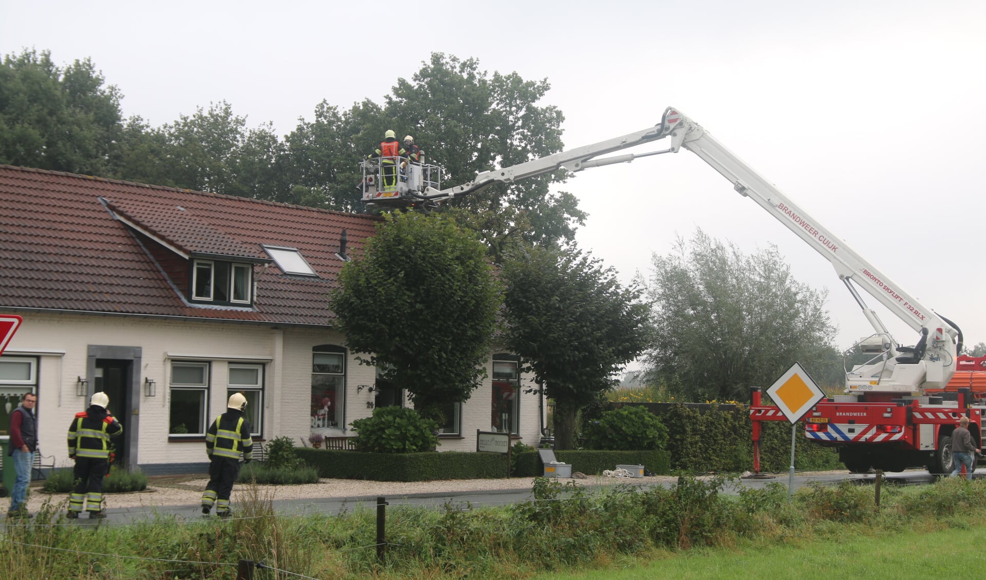 Brandweer smoort schoorsteenbrand in de kiem - Adverteren Boxmeer | De ...