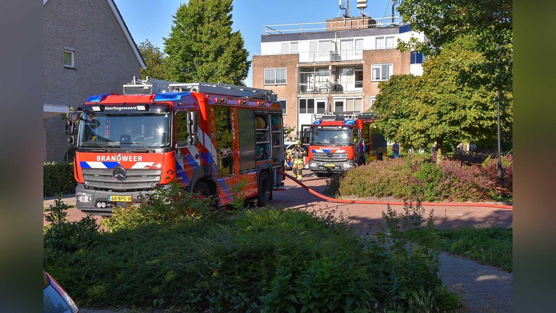Zorgwoningen in Heerhugowaard ontruimd door brand in dakkapel
