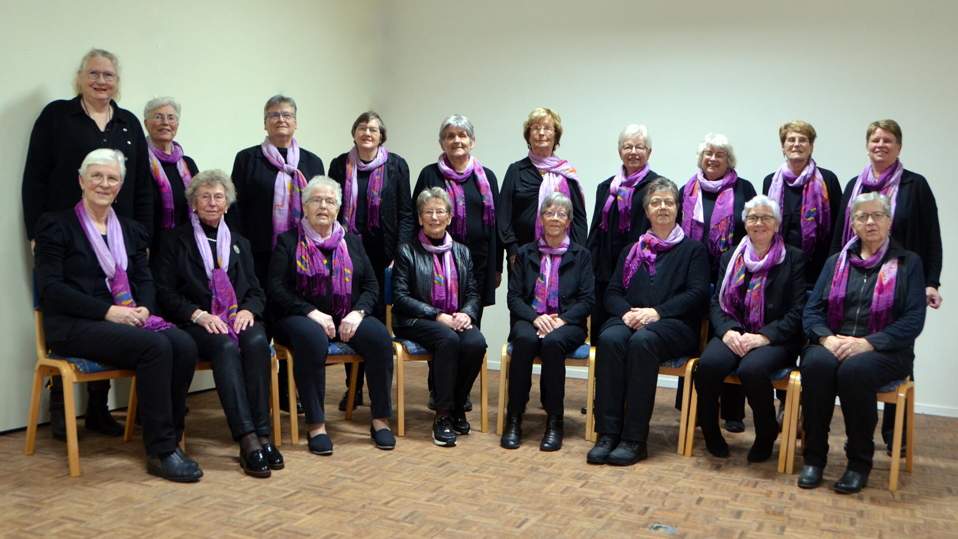 Jubileumconcert dameskoor Exmorra in de Jehannes de Dopertsjerke