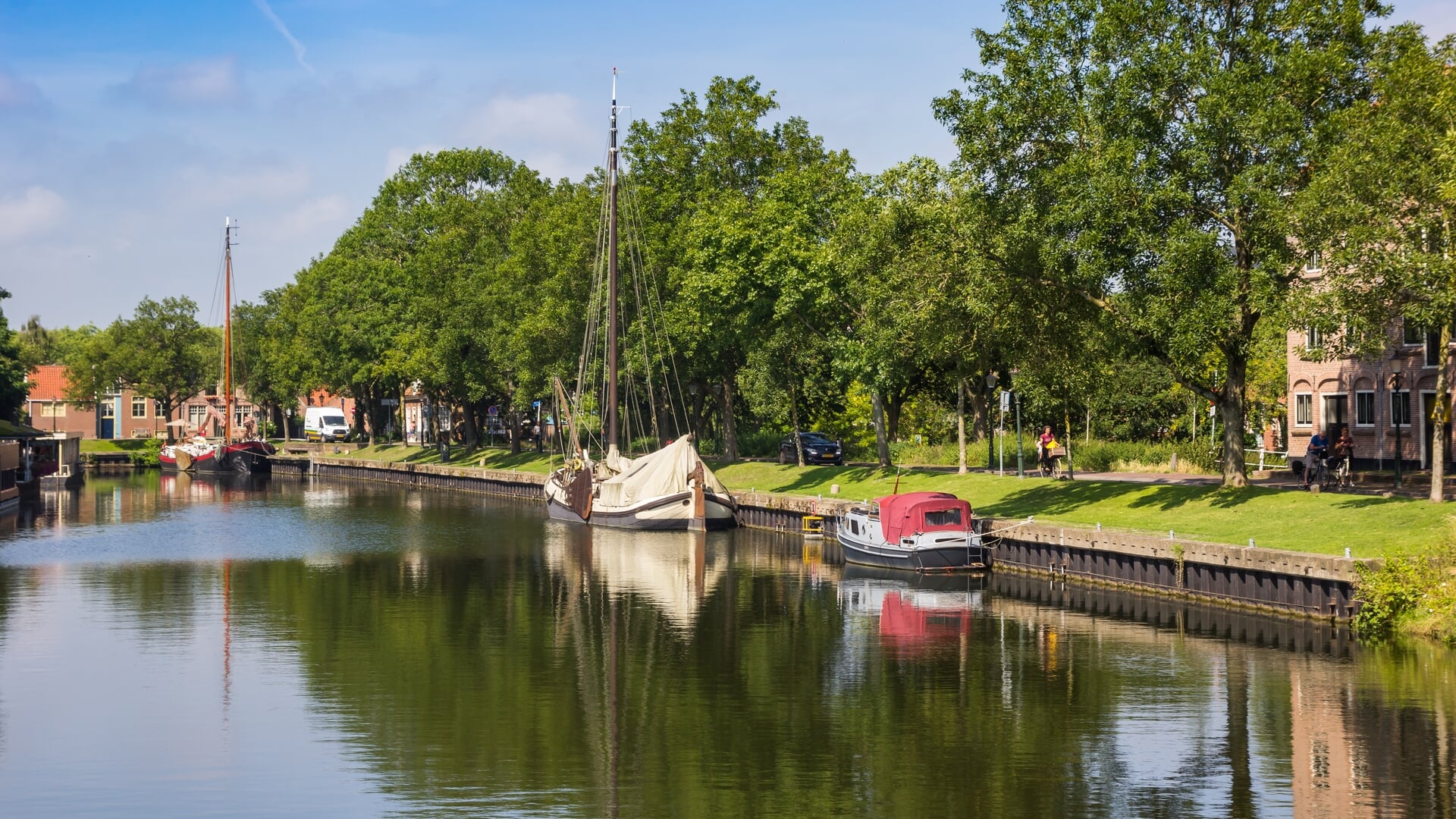 Stede Broec en Enkhuizen werken samen bij toezicht op het water
