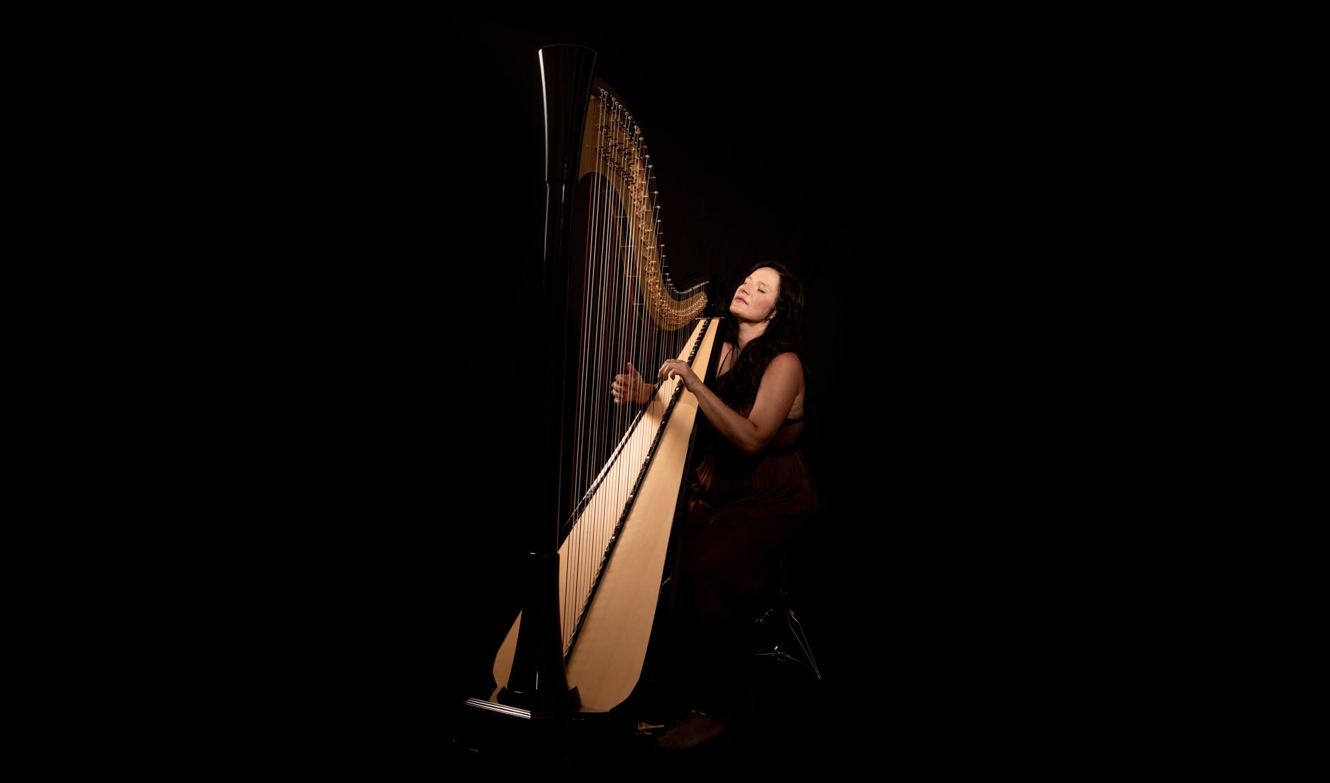 Wieke Garcia met violist Sietse van Gorkum op 26 mei in het kerkje van Zurich
