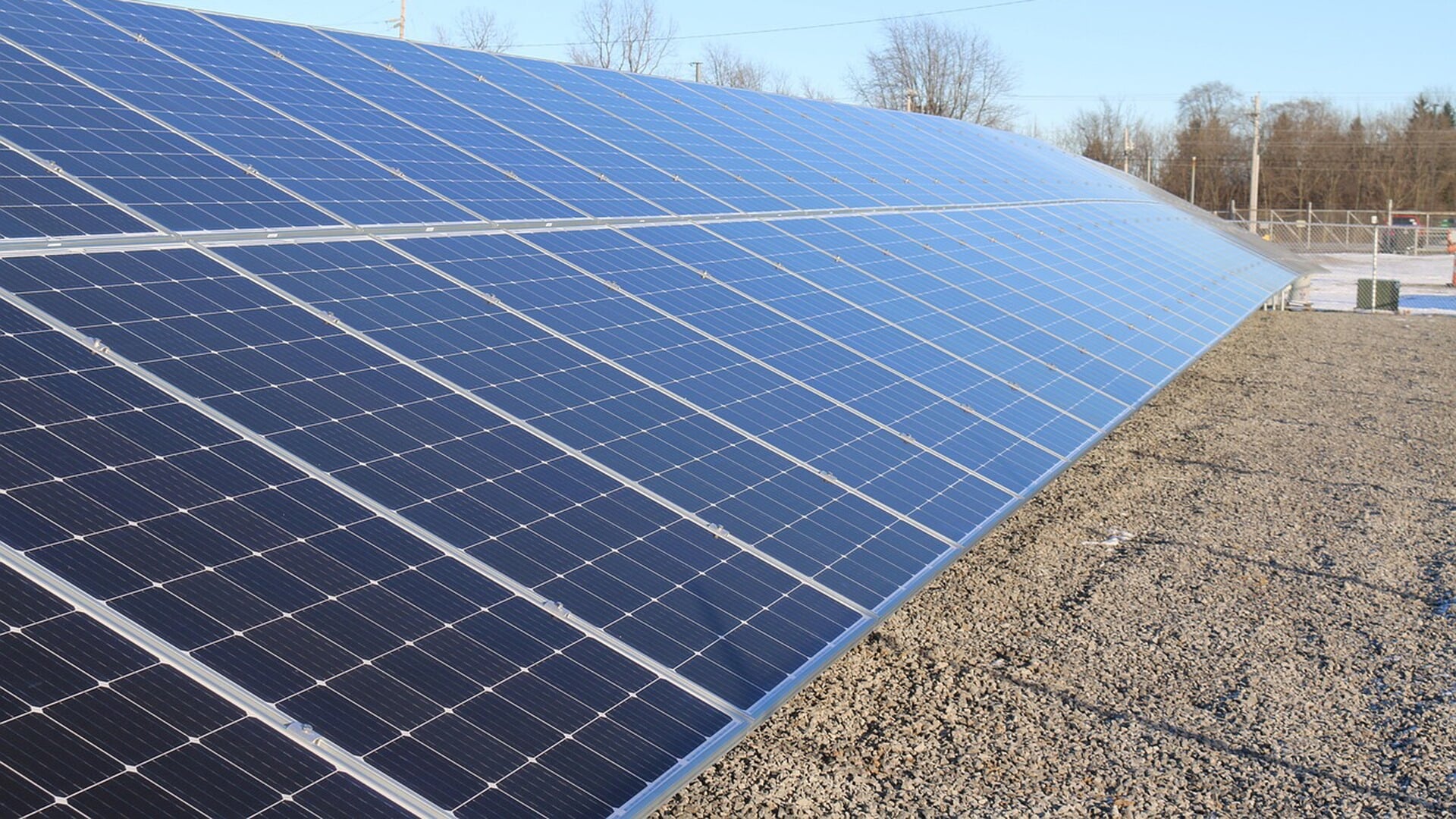 Zonnepanelen langs Noord-Hollandse wegen: plannen liggen ter inzage