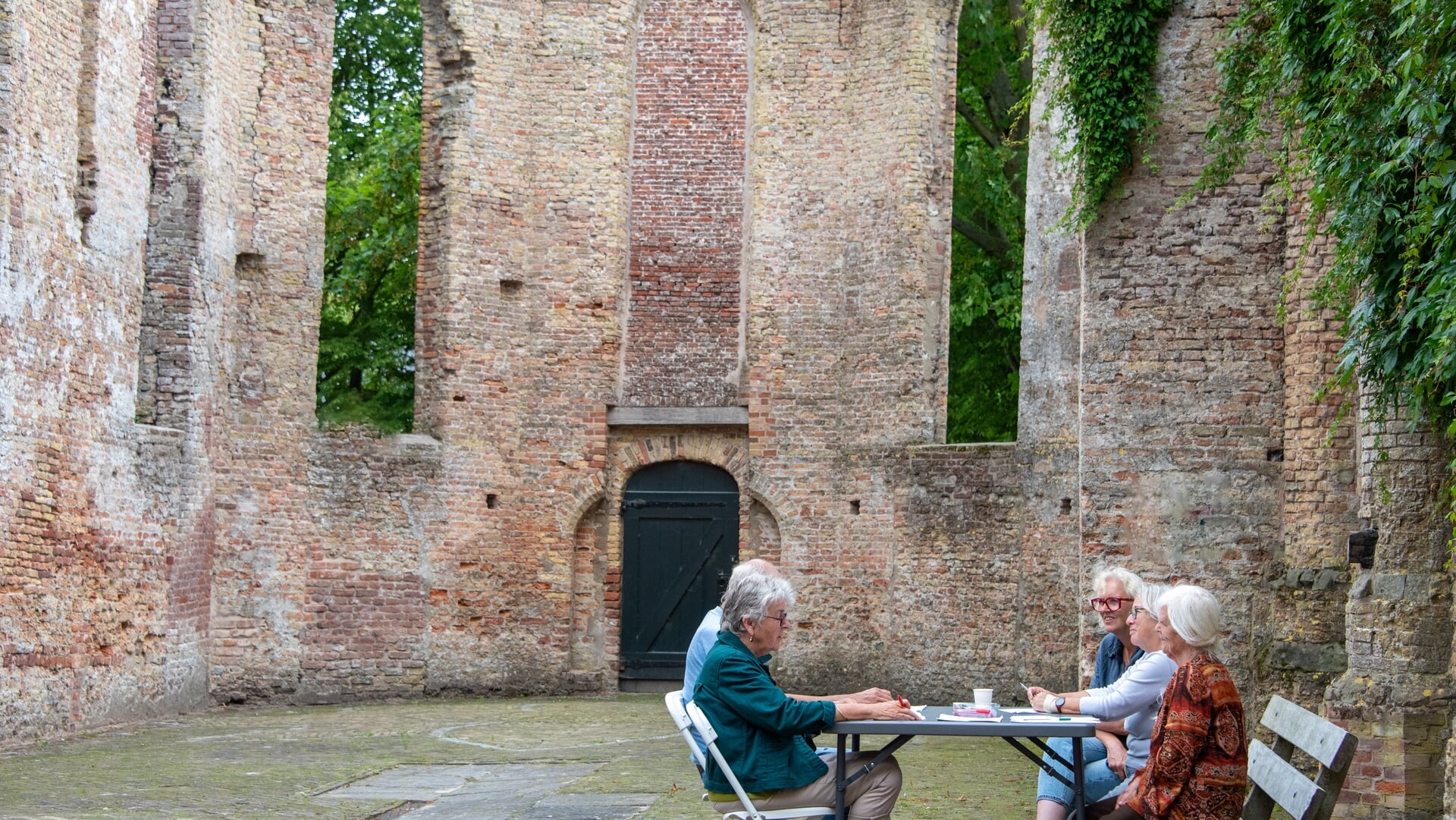 Winterverhalen aan tafel in Ruïnekerk Oude Niedorp