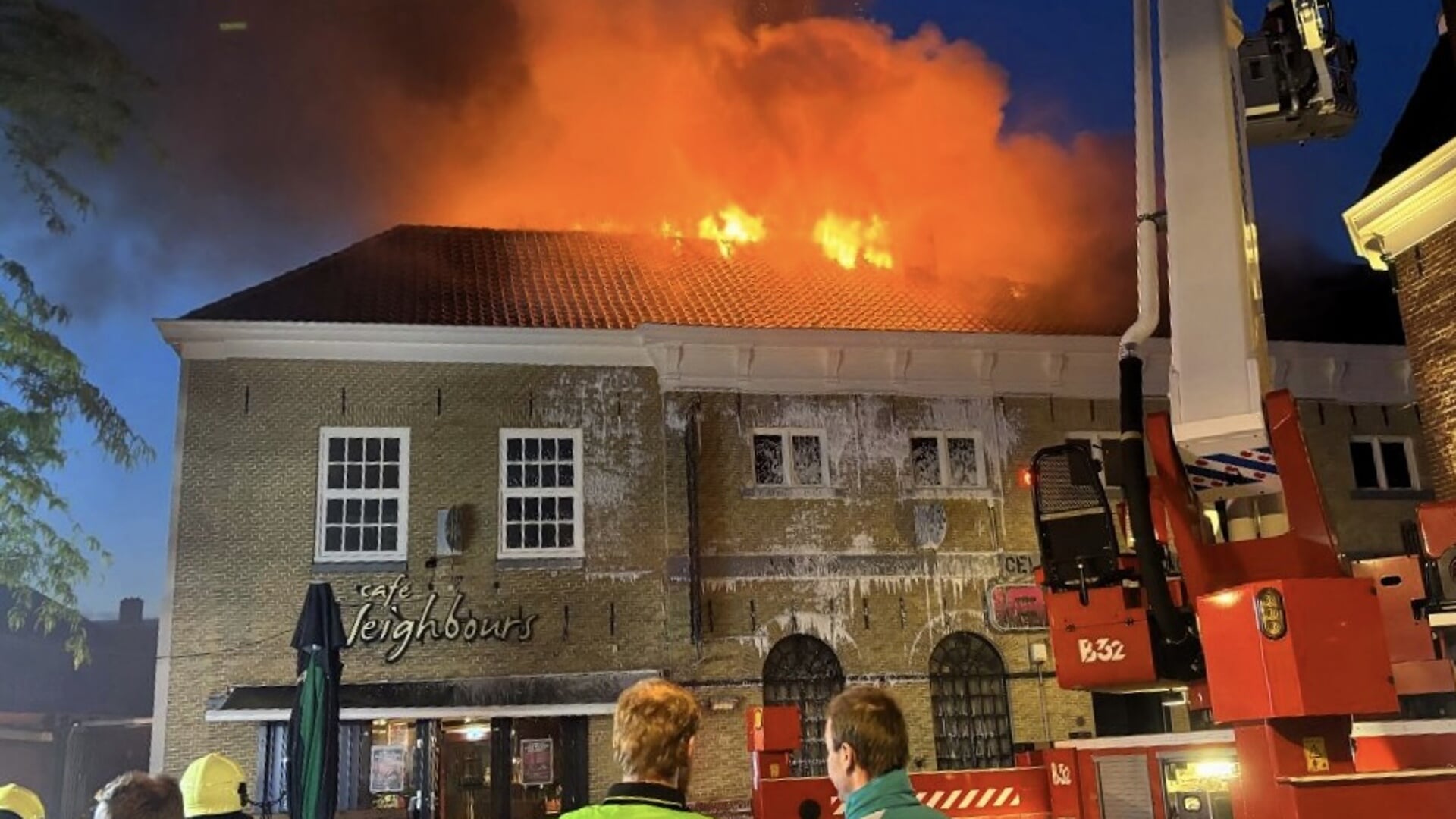 Zeer Grote Brand In Club1841 Sneek Groot Fryslan