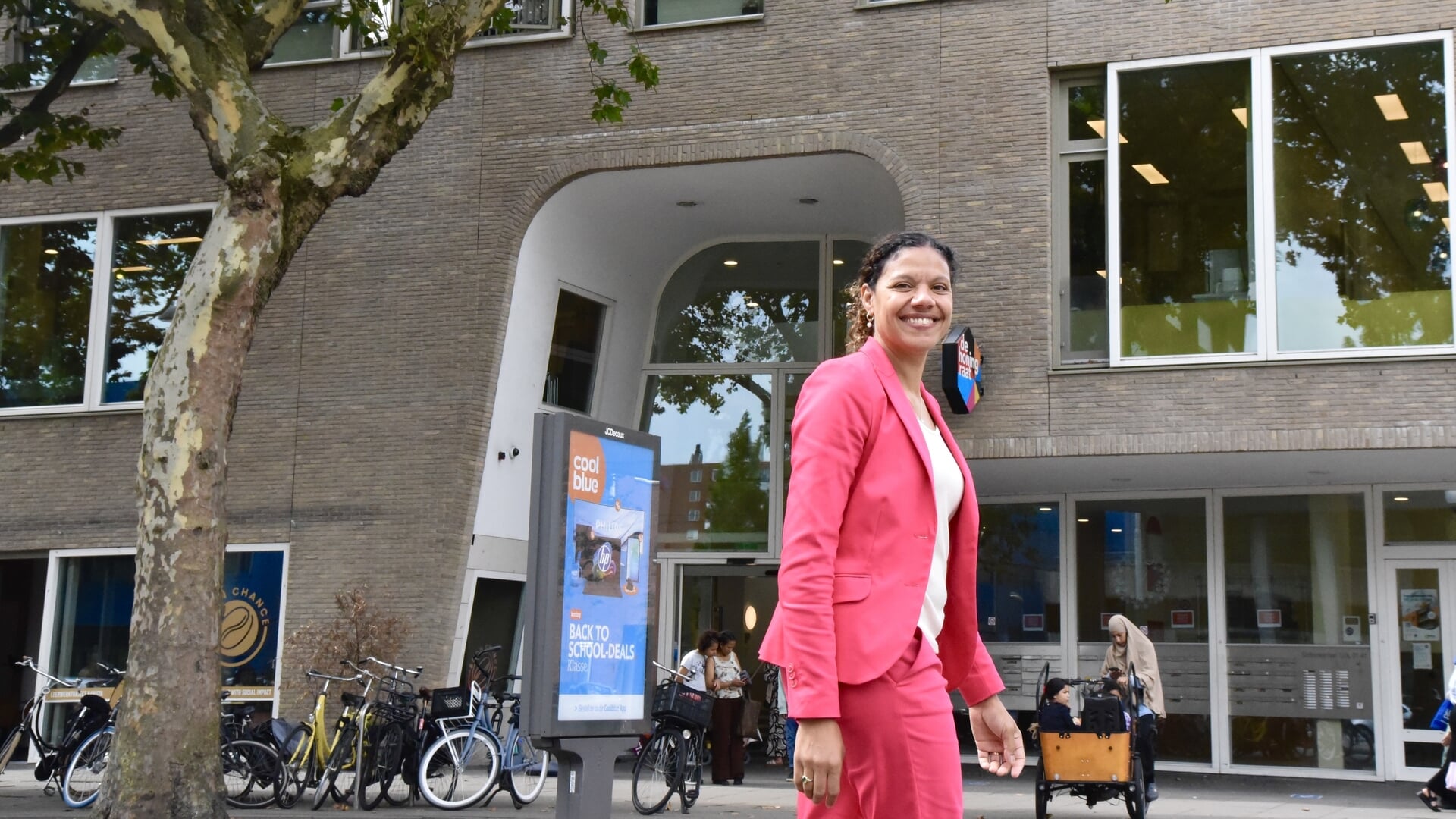 Wijrechter Elvira Devis brengt rechtspraak dichter bij bewoners Geuzenveld-Slotermeer
