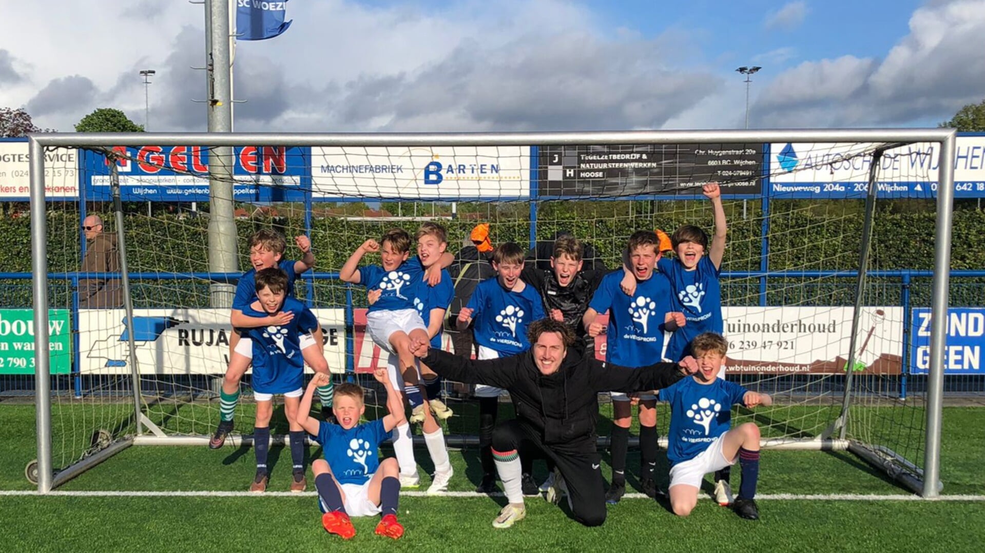 Rondje langs de velden: kaartenregen bij Alverna, Viersprong schoolvoetbalkampioen