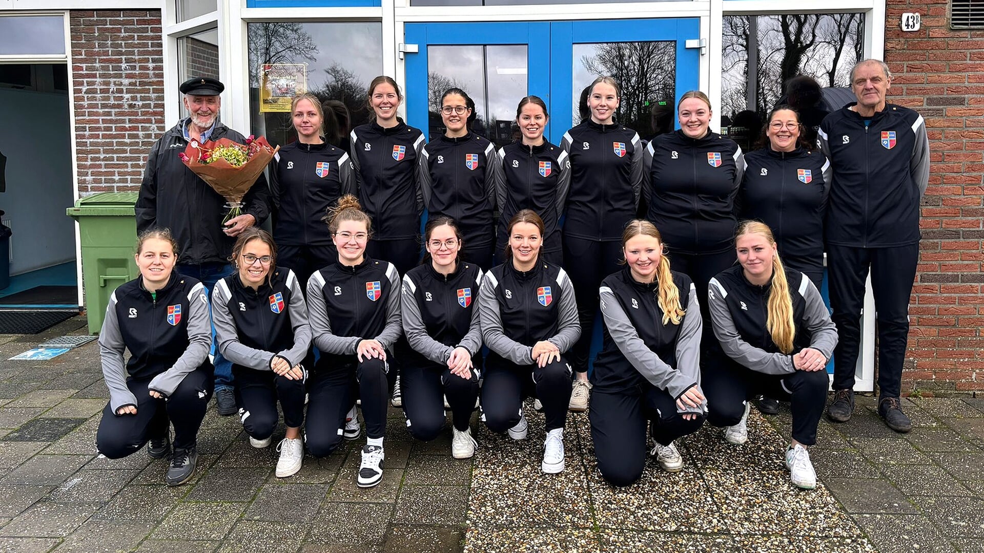 Nieuwe trainingspakken SJO De Marne VR1
