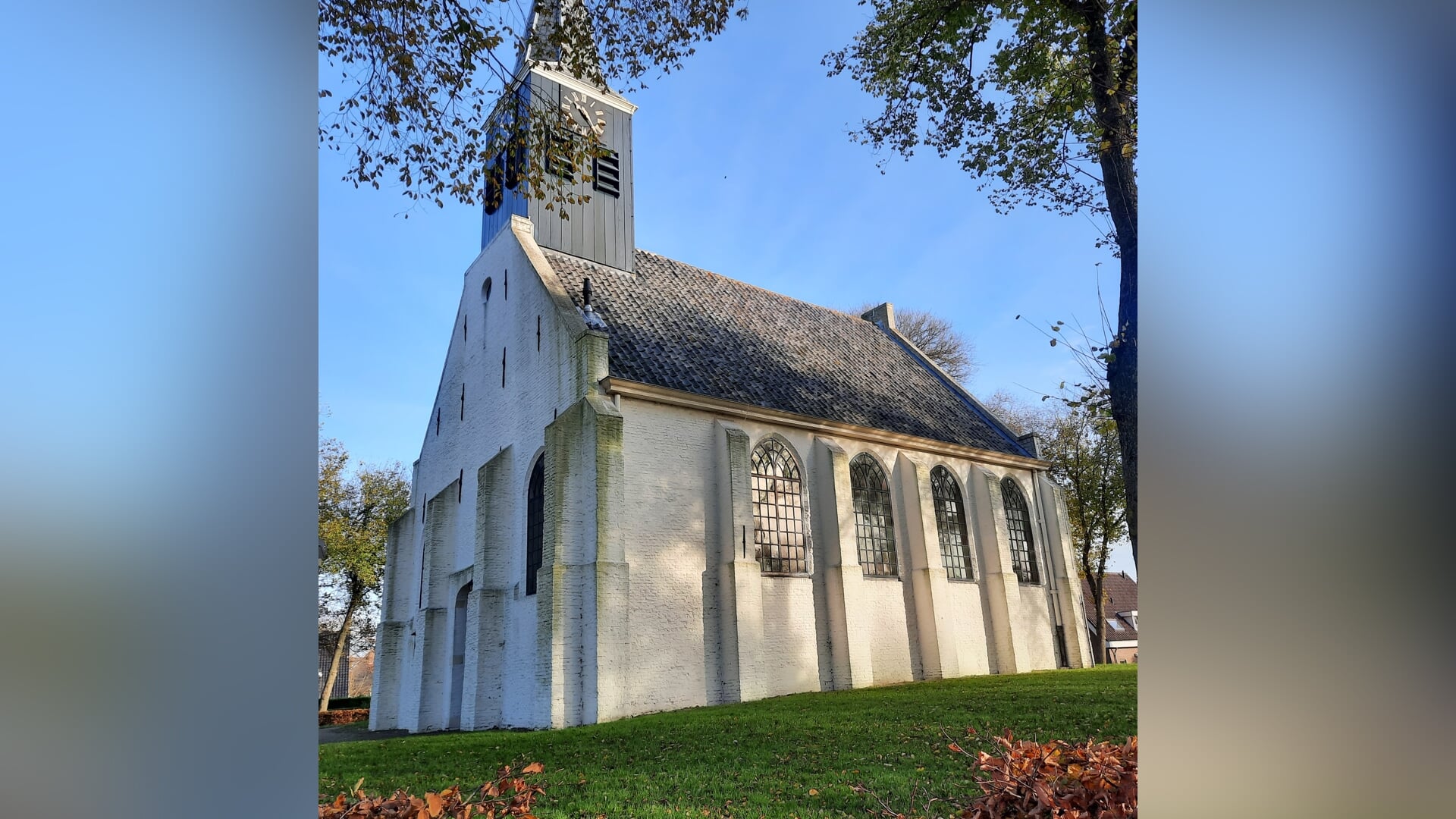 Licht en donker in het Witte Kerkje in Groet