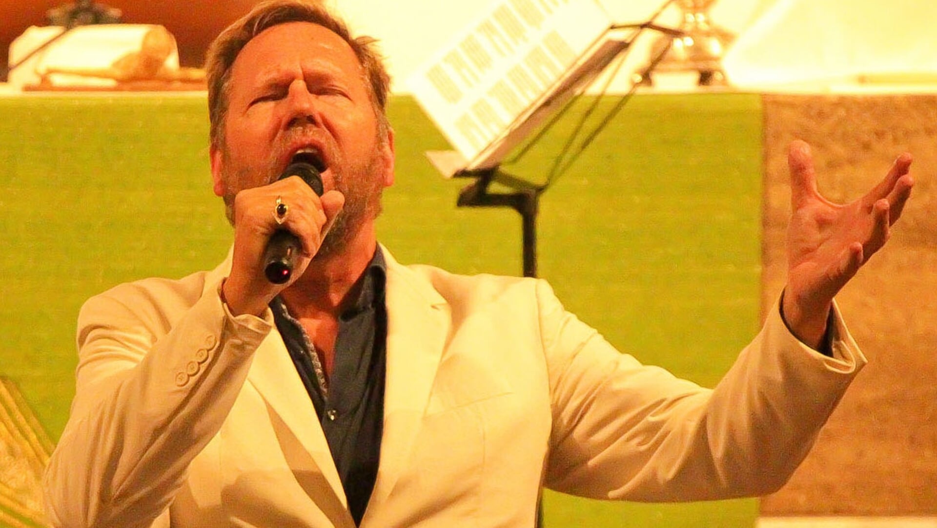 Speciale Elvis-dienst in protestantse kerk in Hoogwoud