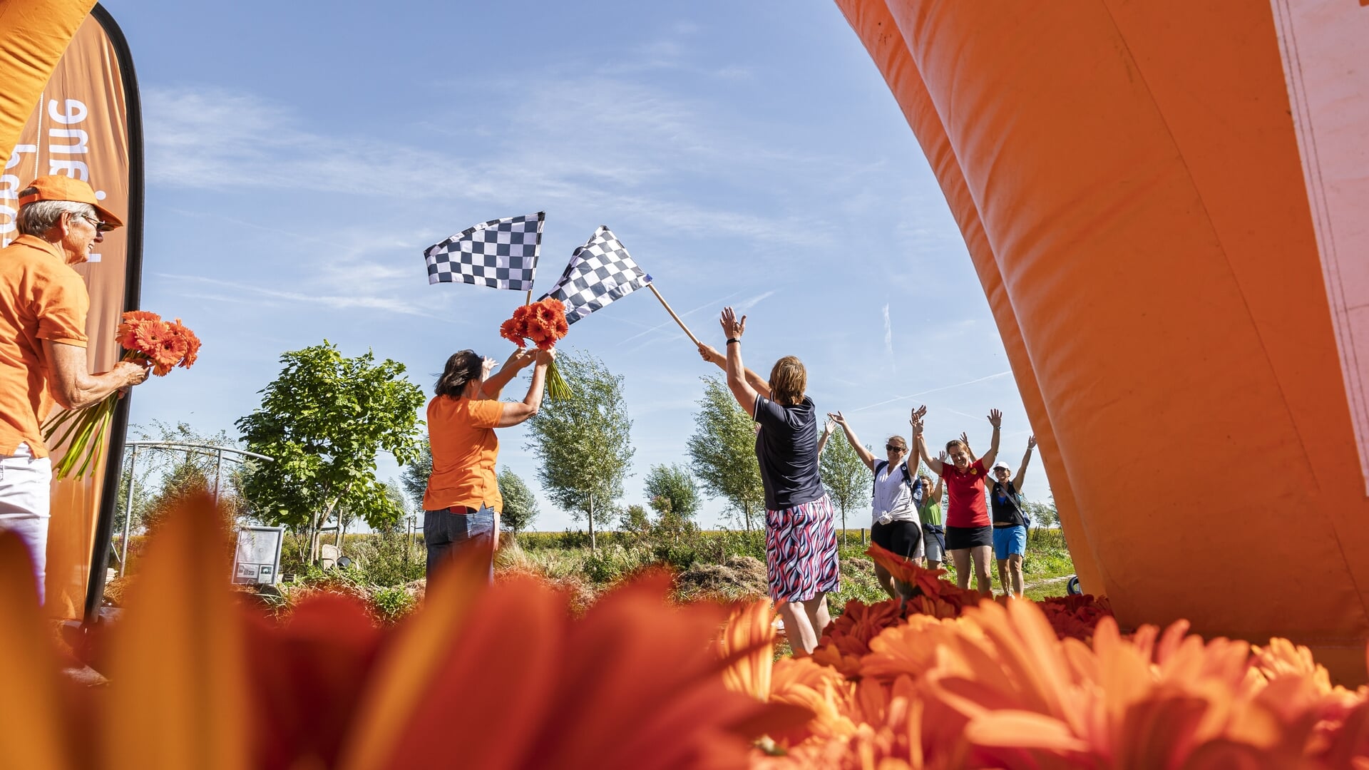 Wandelaars genieten van zonnige editie Poldertocht