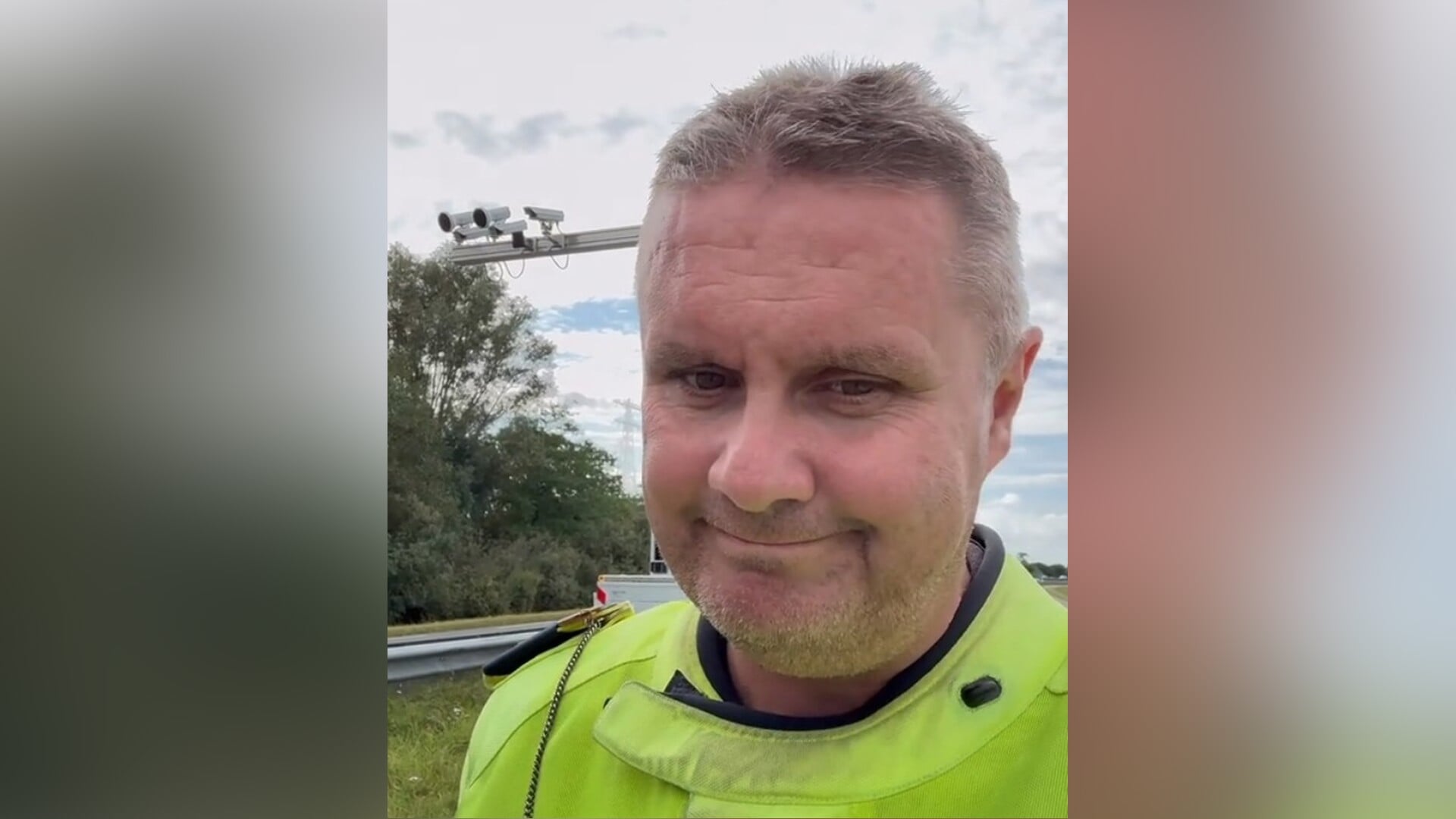 Verkeersagent Emiel waarschuwt voor focusflitser op N244 tussen Alkmaar en Purmerend