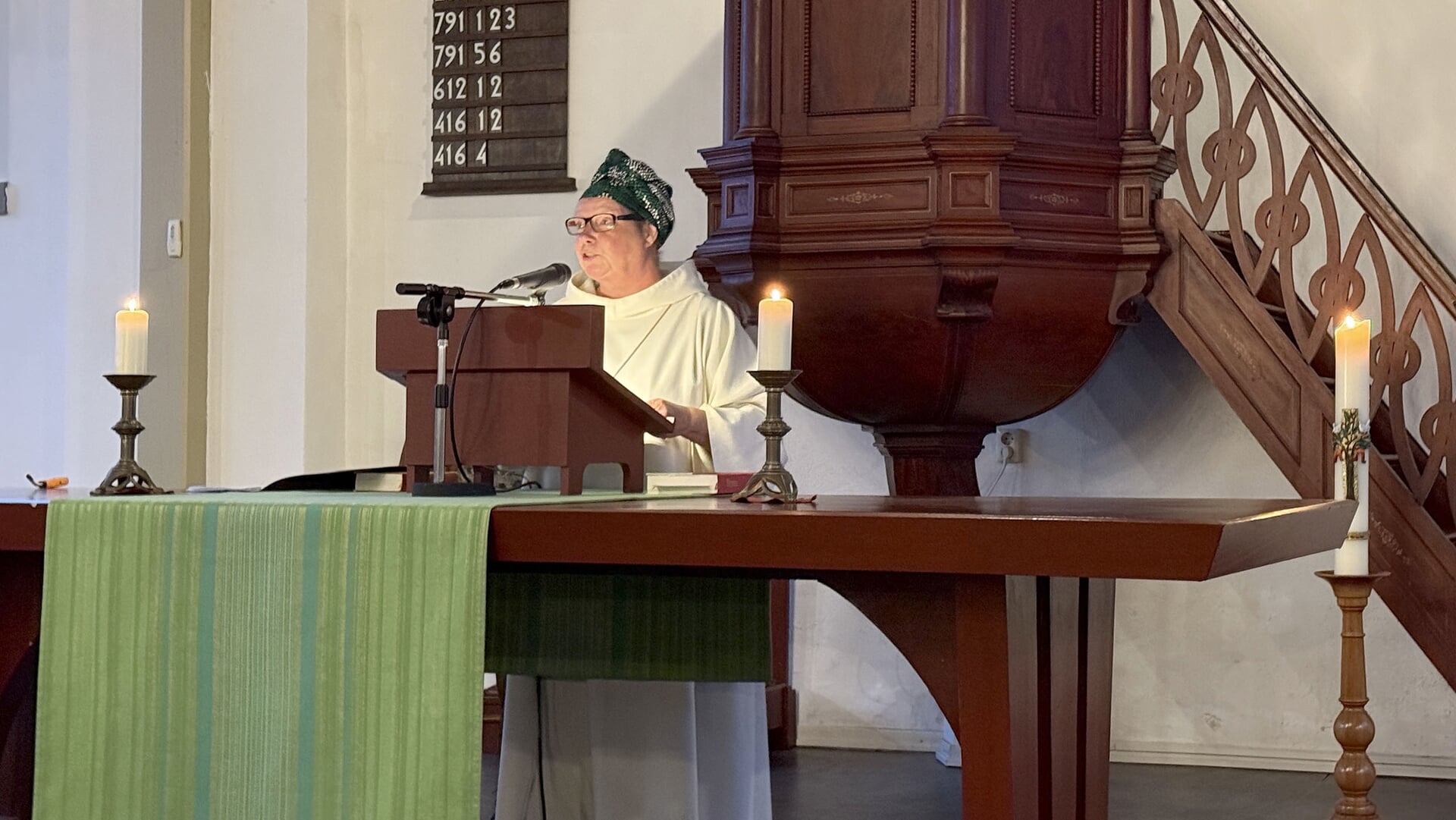 Vredesvesper in kerk Schagerbrug