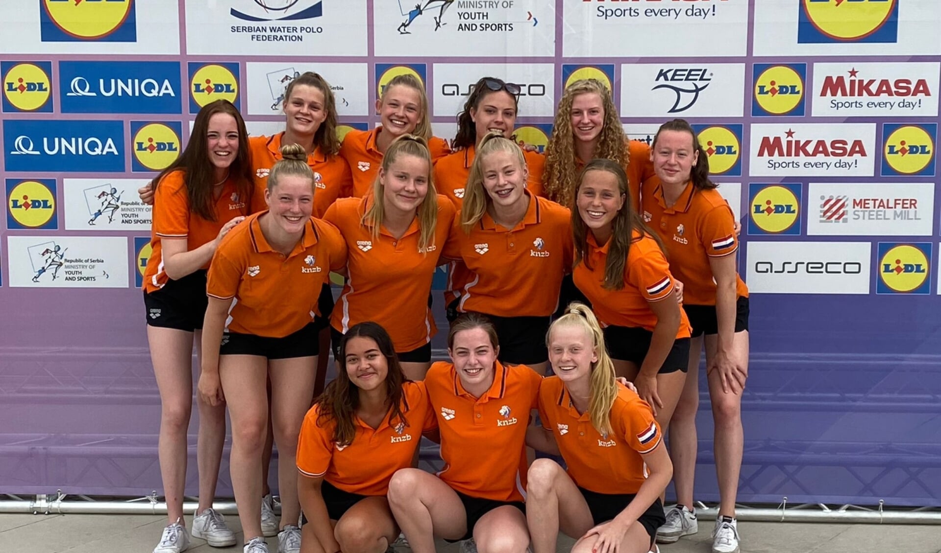 Lisa Backer naar WJK-waterpolo - Al het nieuws uit Oegstgeest